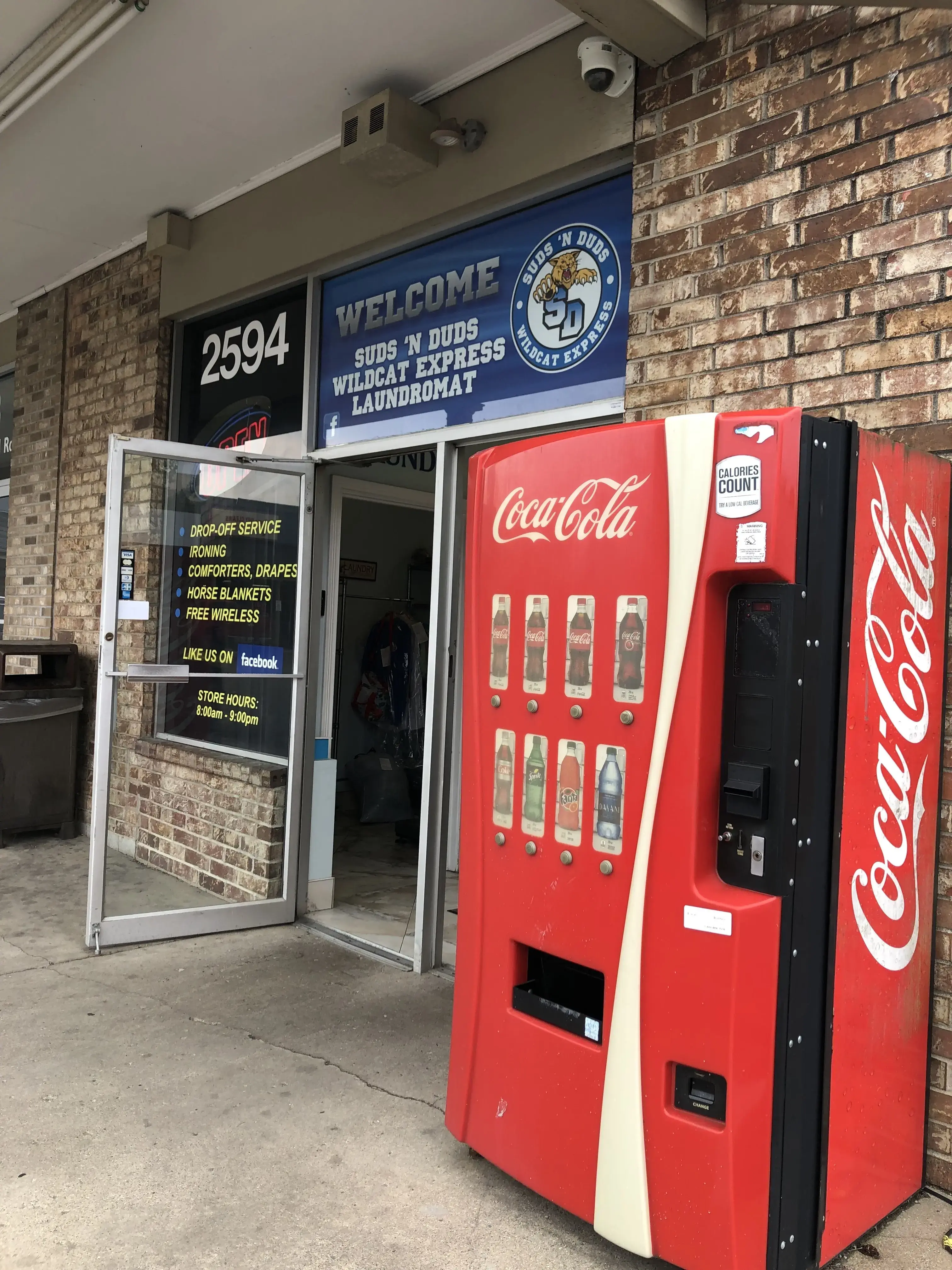 Suds 'N Duds Wildcat Express Laundromat - Image 13