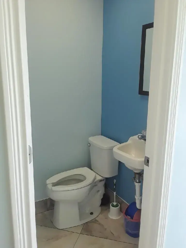 Suds 'N Duds Wildcat Express Laundromat - Image 17