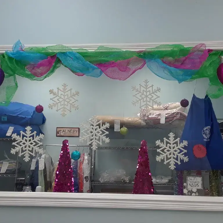 Suds 'N Duds Wildcat Express Laundromat thumbnail 9