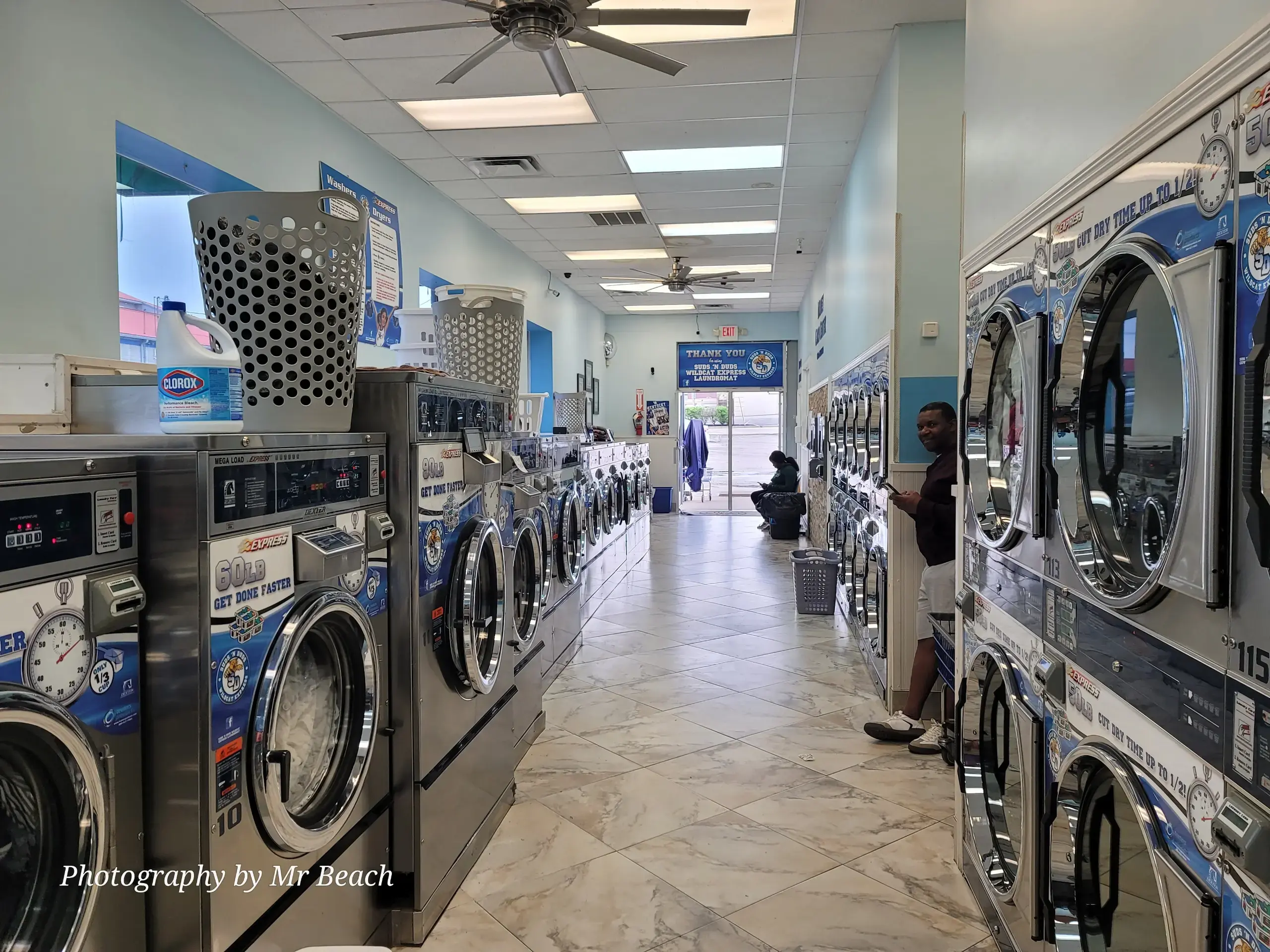 Suds 'N Duds Wildcat Express Laundromat - Image 3