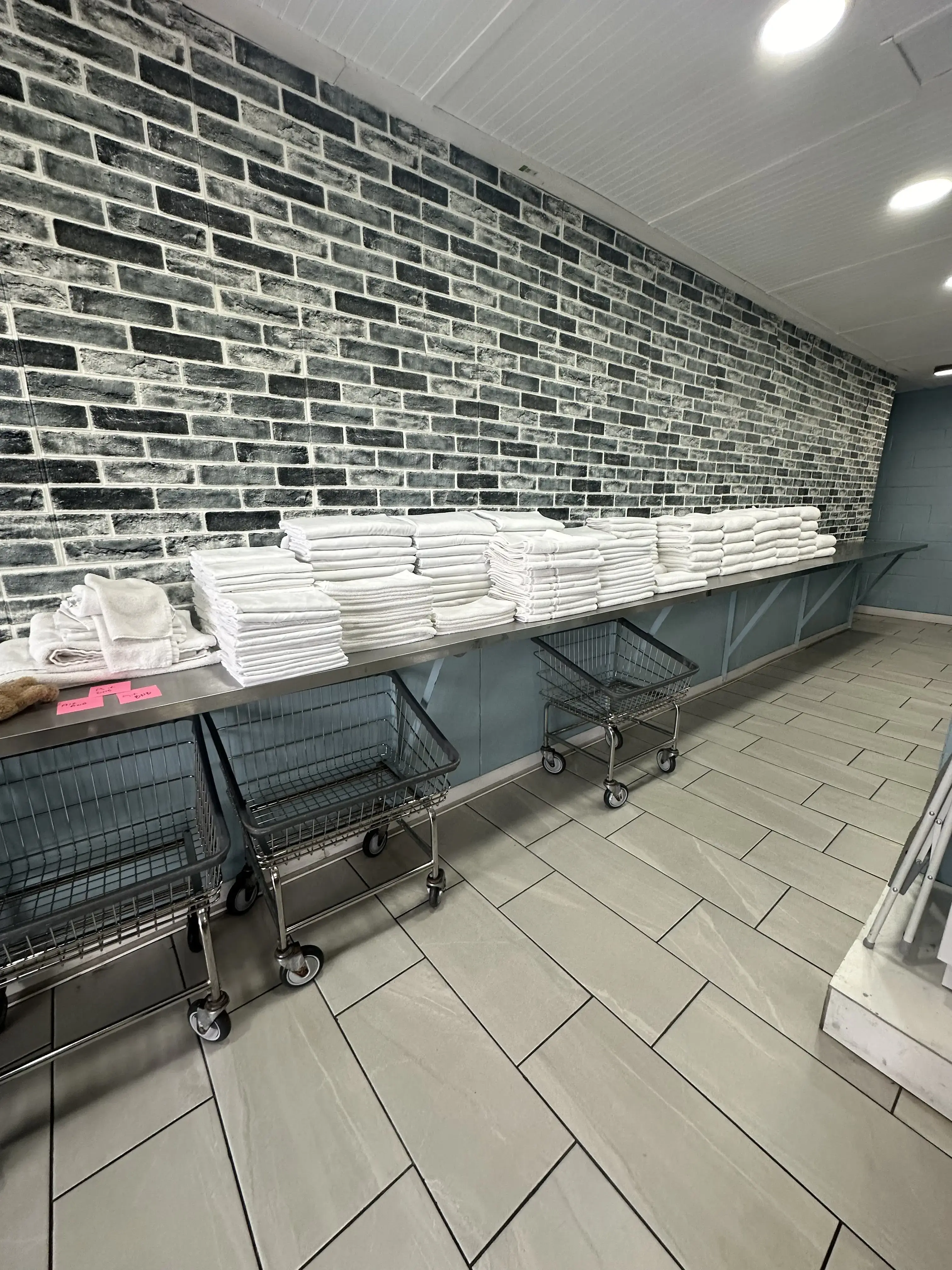 SUDS N’ SOAP Laundry - Image 19