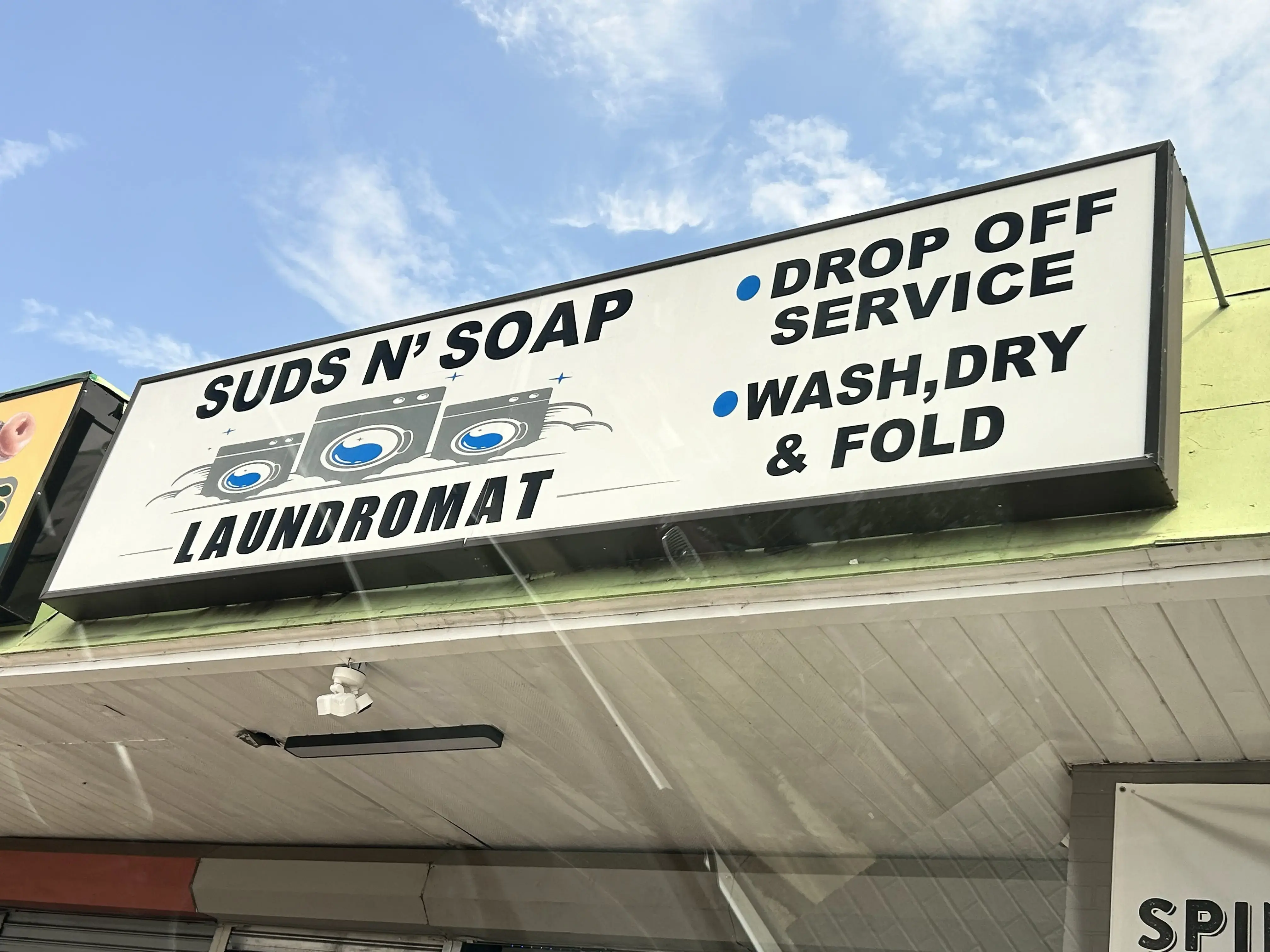 SUDS N’ SOAP Laundry - Image 4