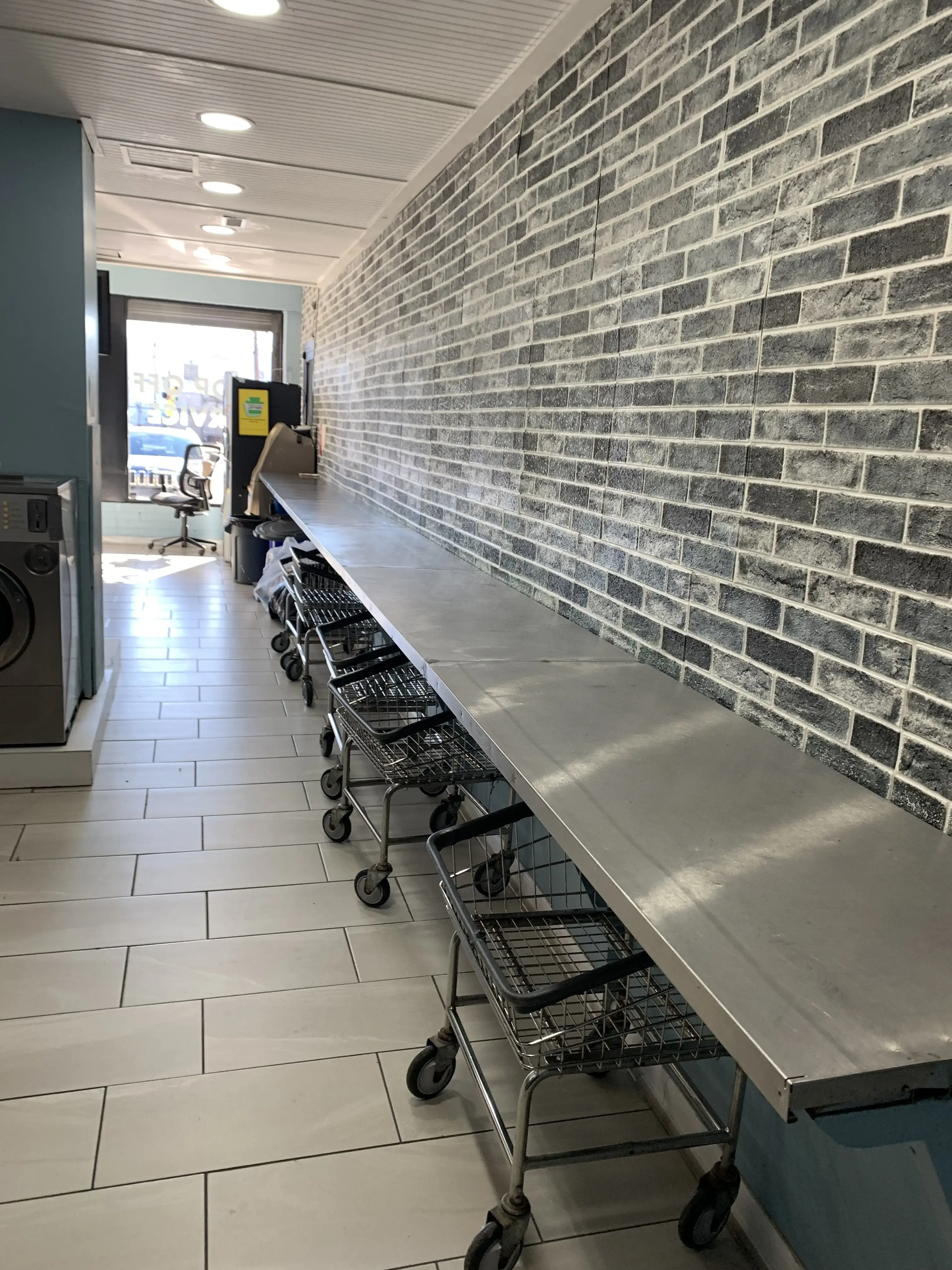 SUDS N’ SOAP Laundry - Image 15