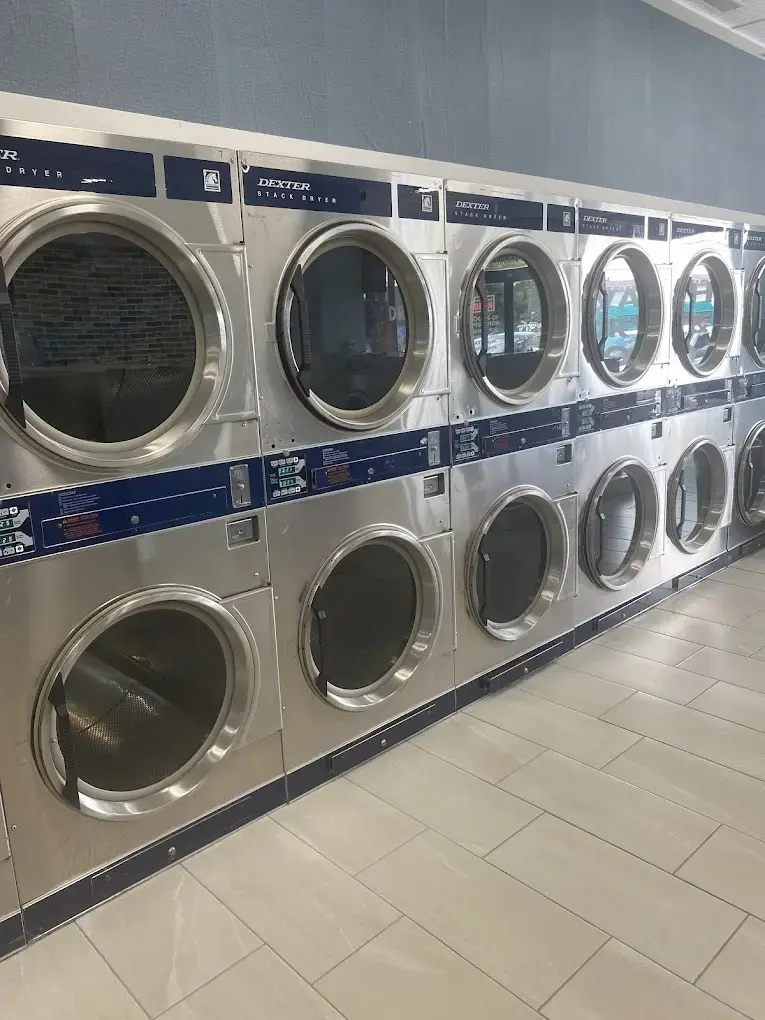 SUDS N’ SOAP Laundry - Image 12