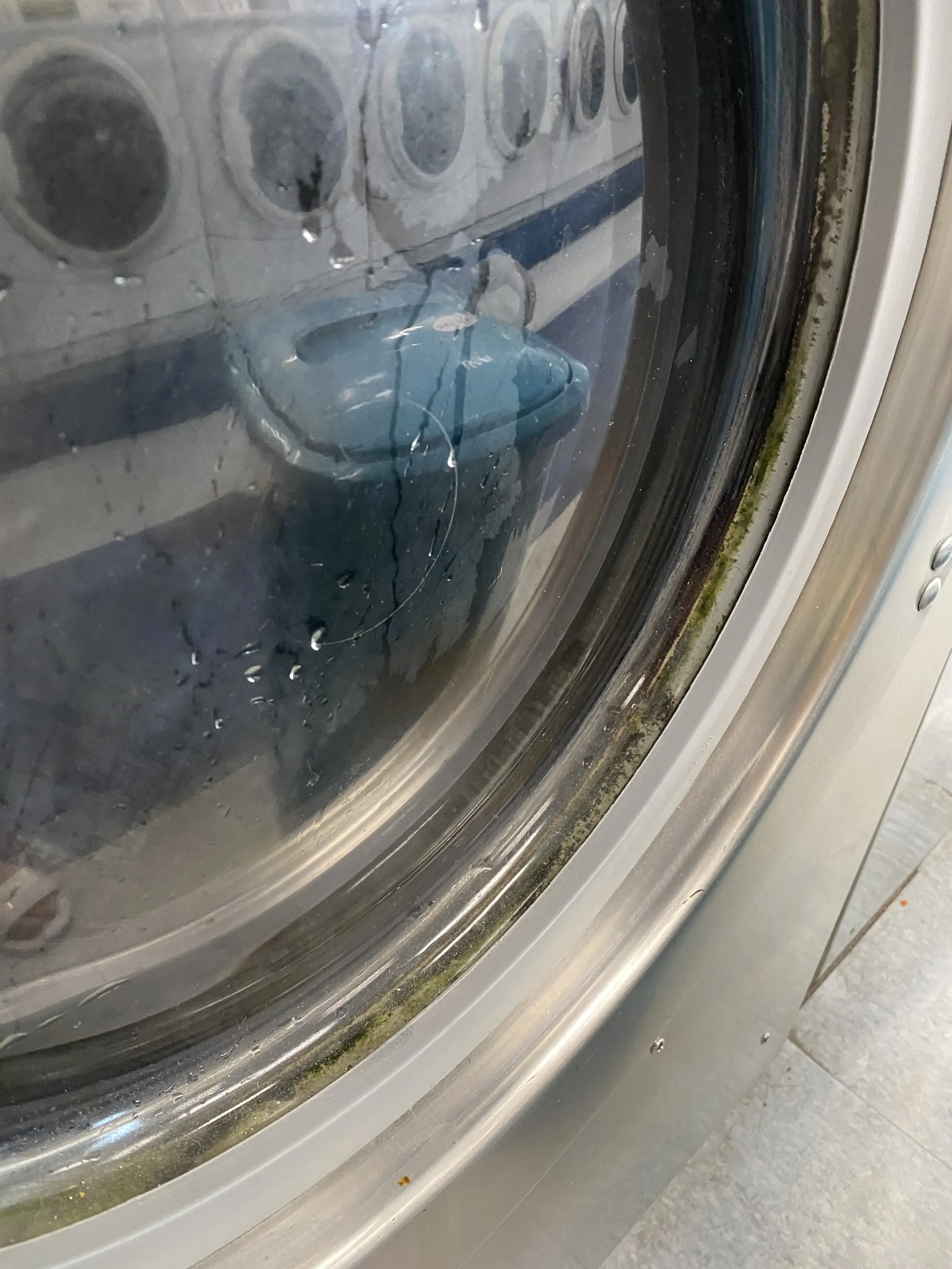 Suds N Such Laundromat thumbnail 9