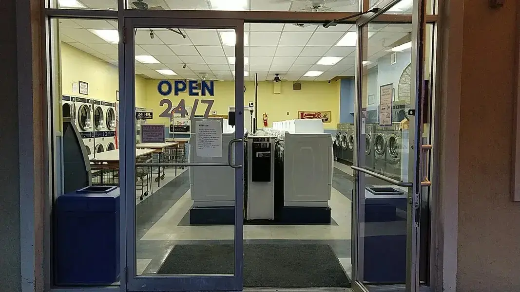 Suds N Such Laundromat thumbnail 2