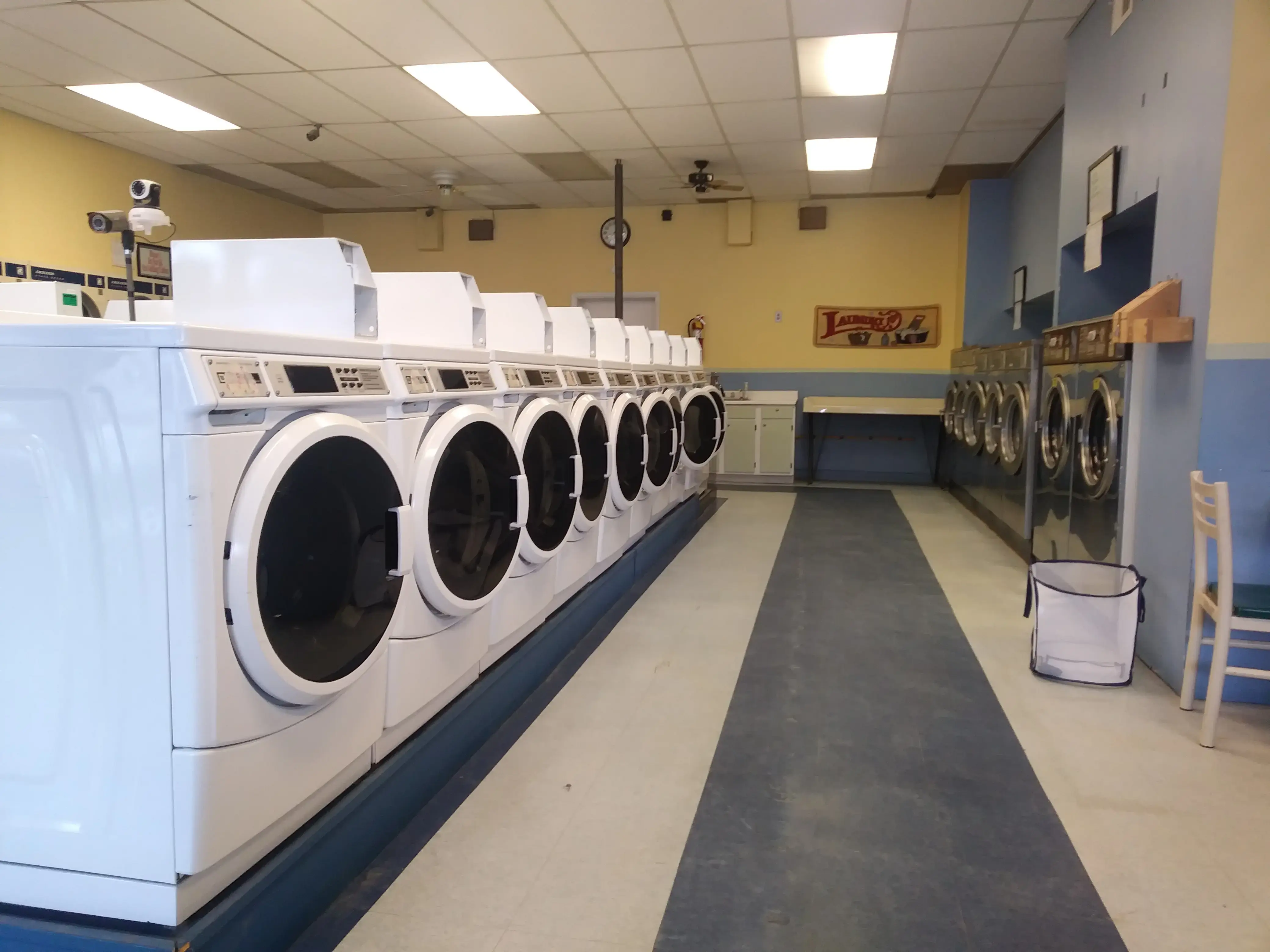 Suds N Such Laundromat thumbnail 11