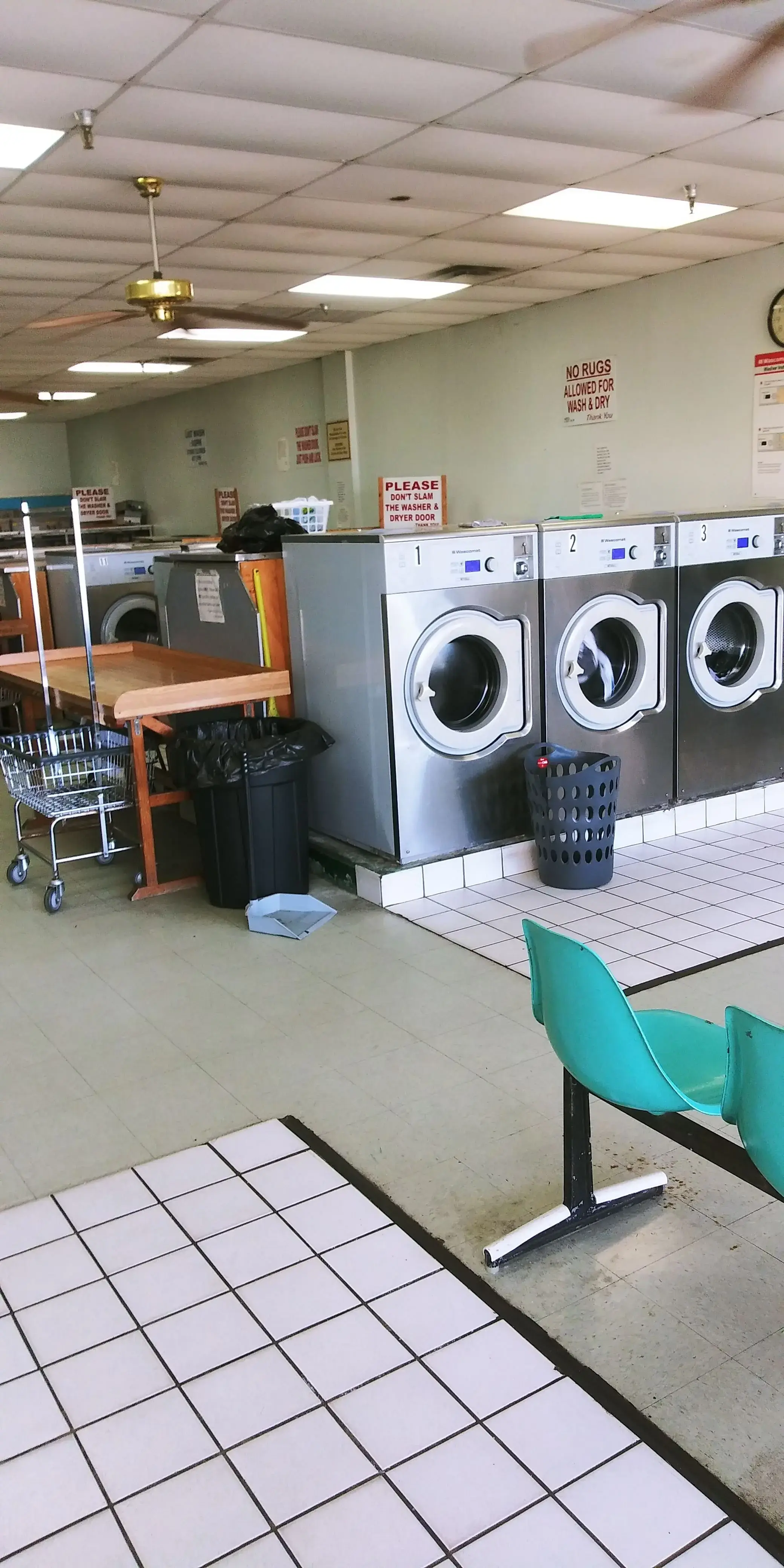 SUDS N TUBS LAUNDRY thumbnail 16