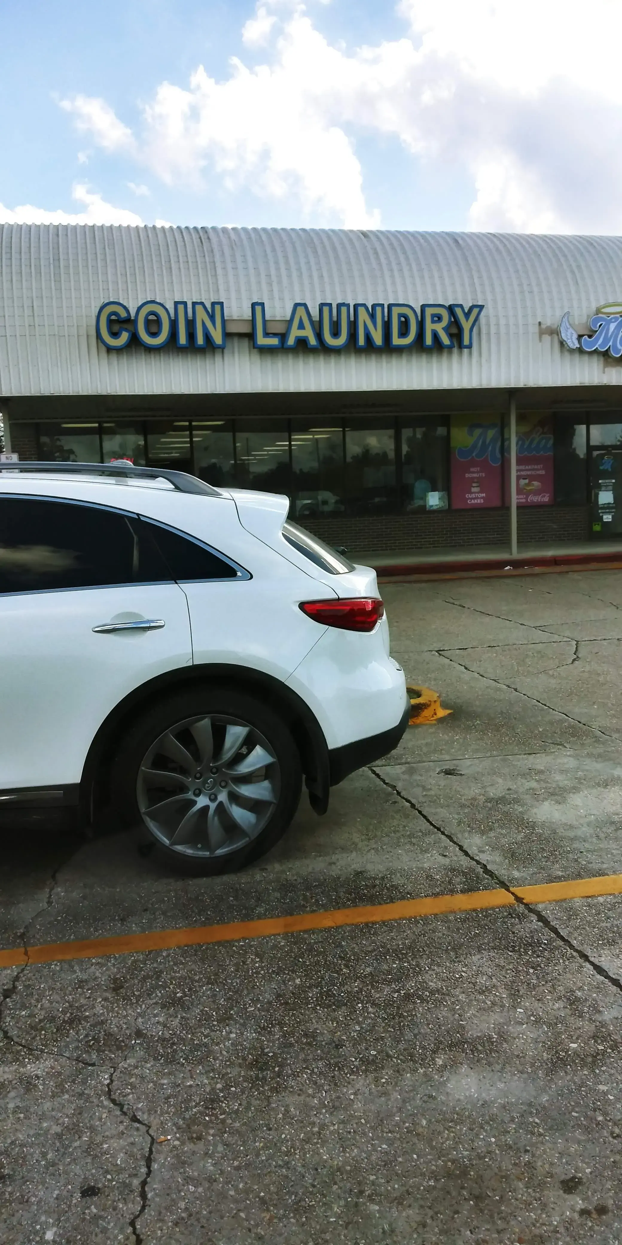 SUDS N TUBS LAUNDRY - Image 15