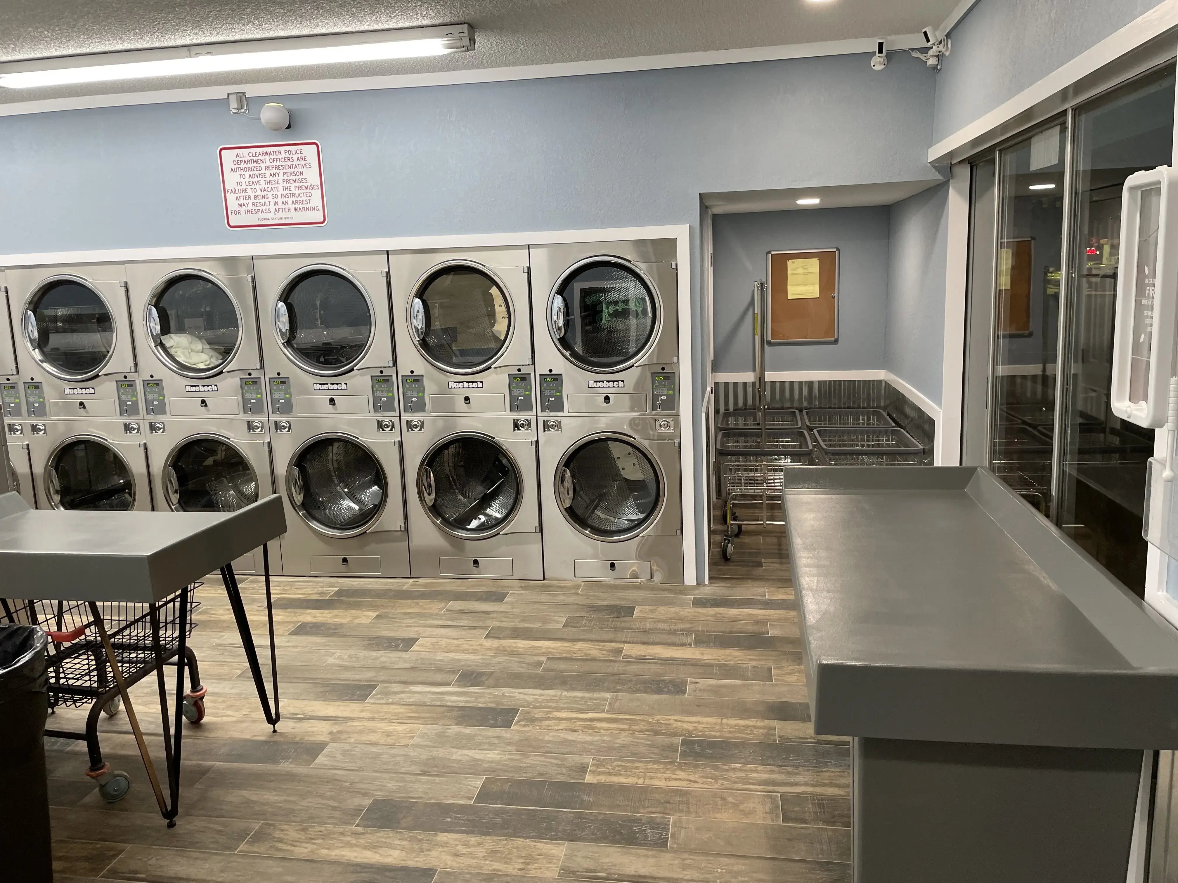 Suds On Belcher Laundromat thumbnail 7