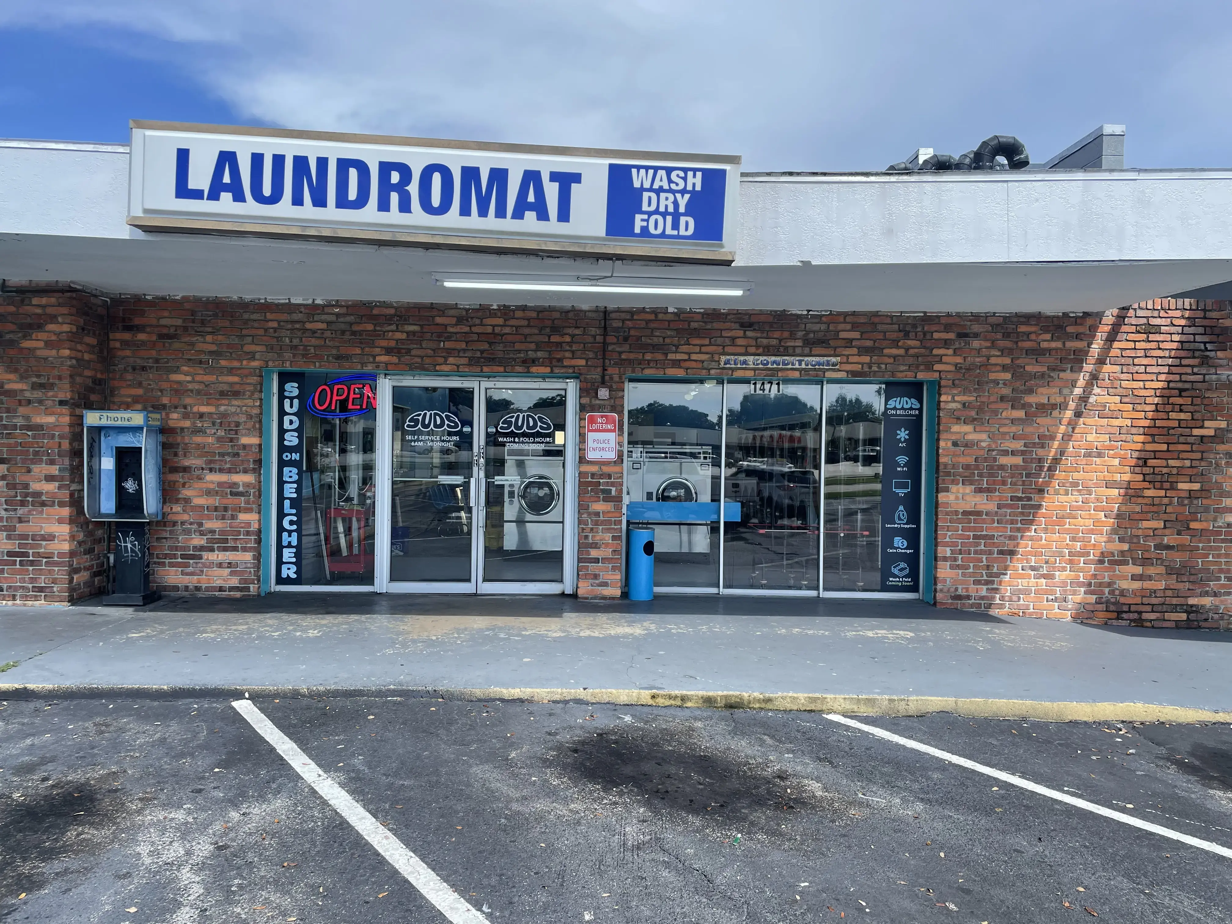 Suds On Belcher Laundromat thumbnail 2