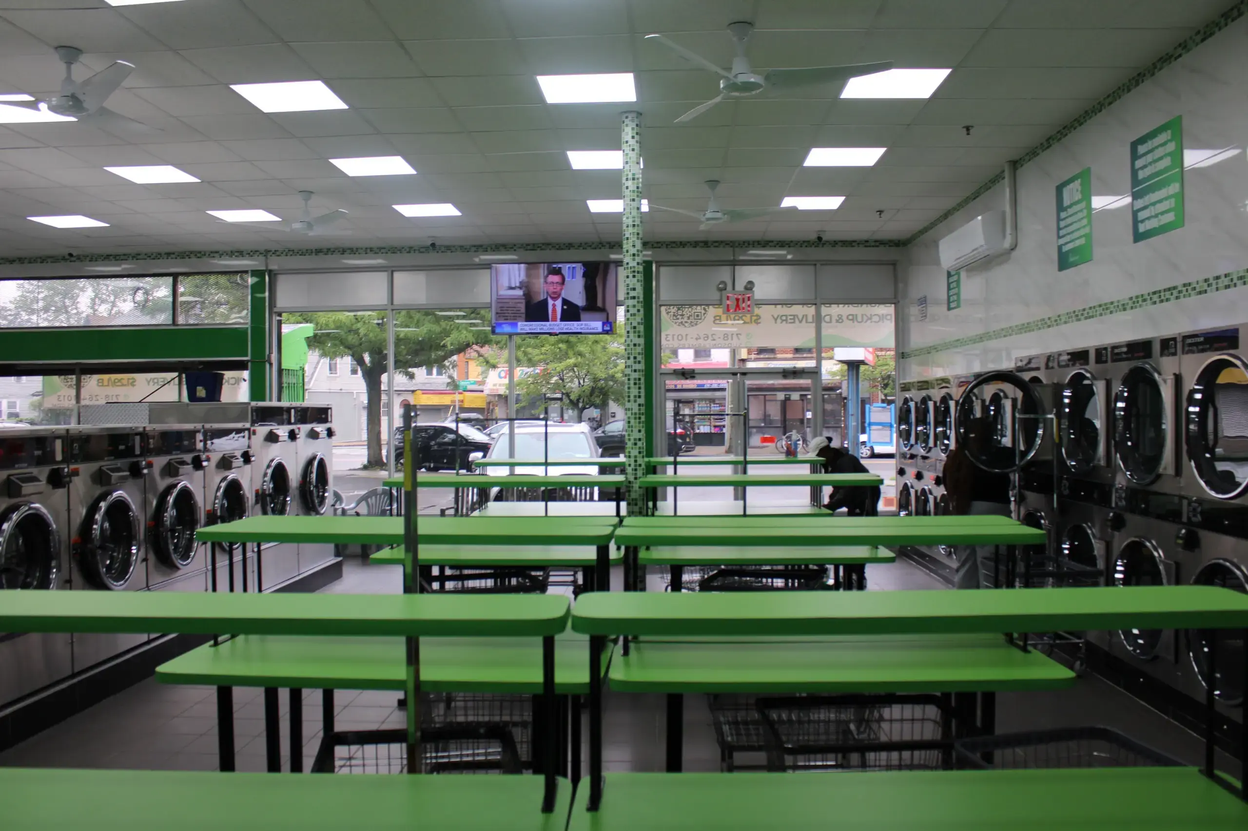 Suds on Farmers Laundromat thumbnail 10