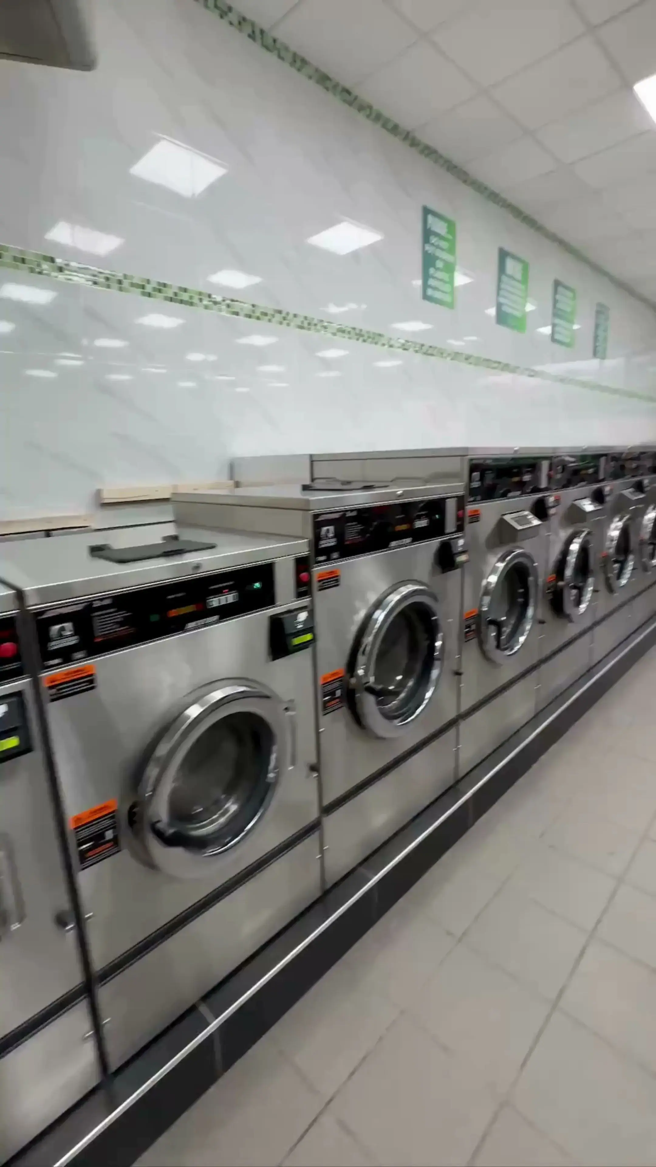 Suds on Farmers Laundromat - Image 2