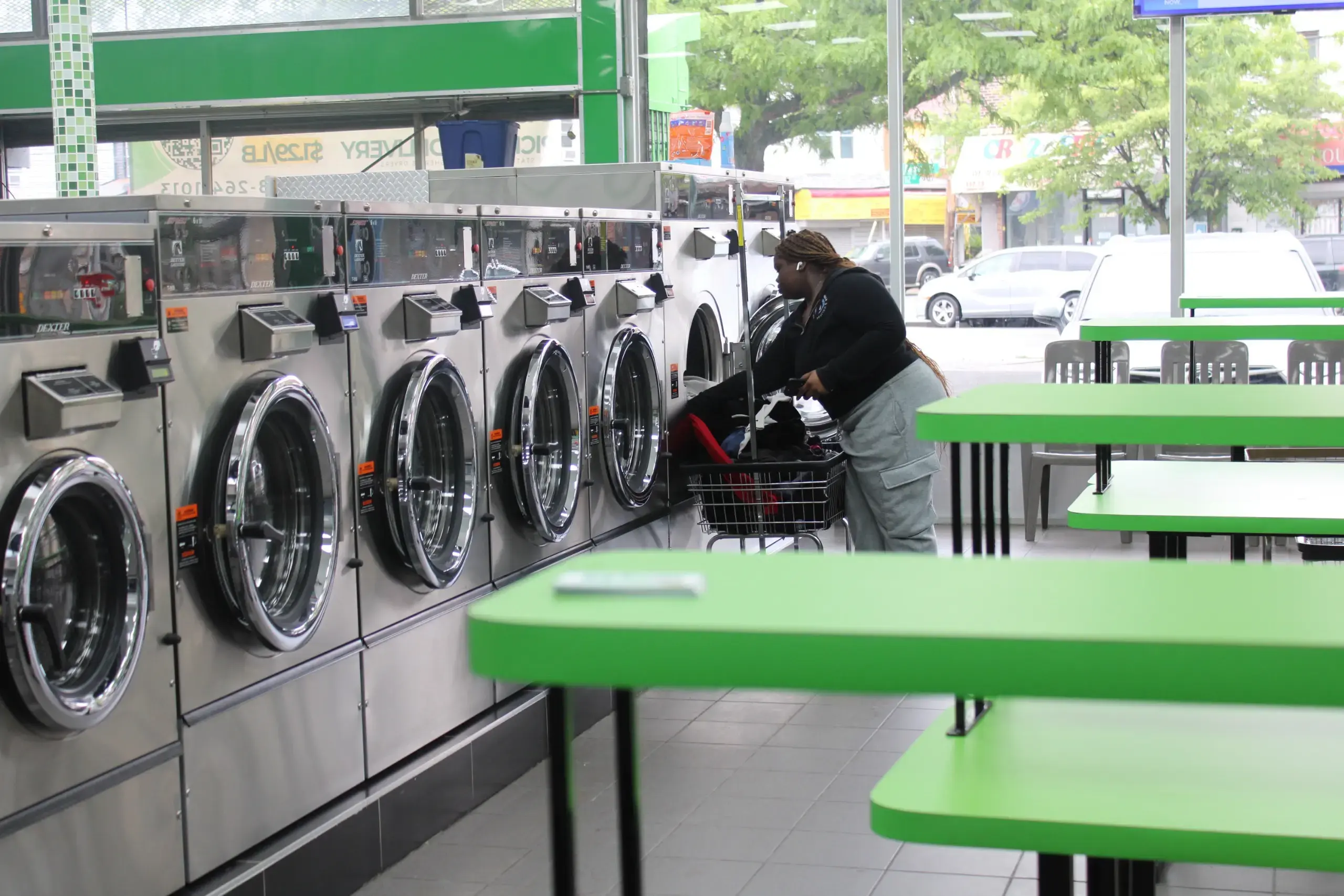 Suds on Farmers Laundromat - Image 15