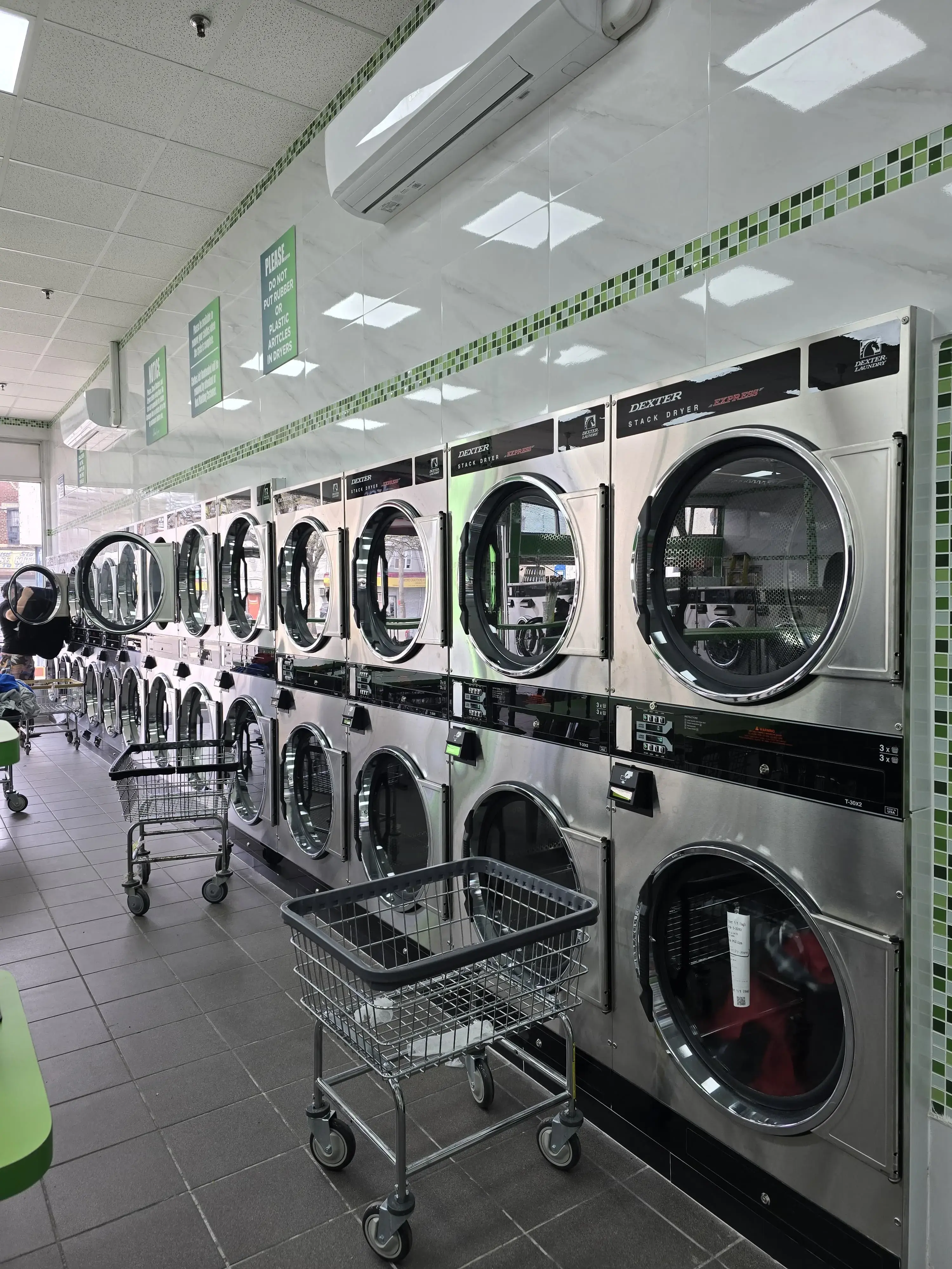 Suds on Farmers Laundromat thumbnail 13