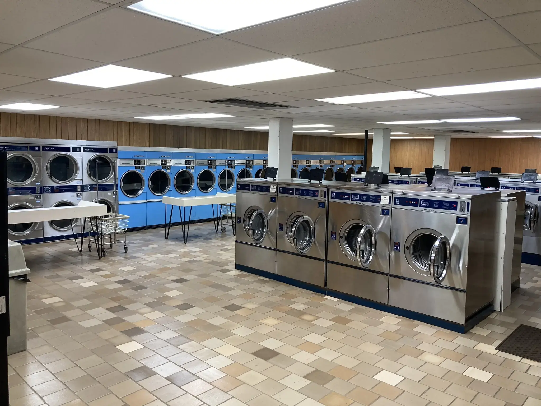 Suds on Spring Laundromat thumbnail 2