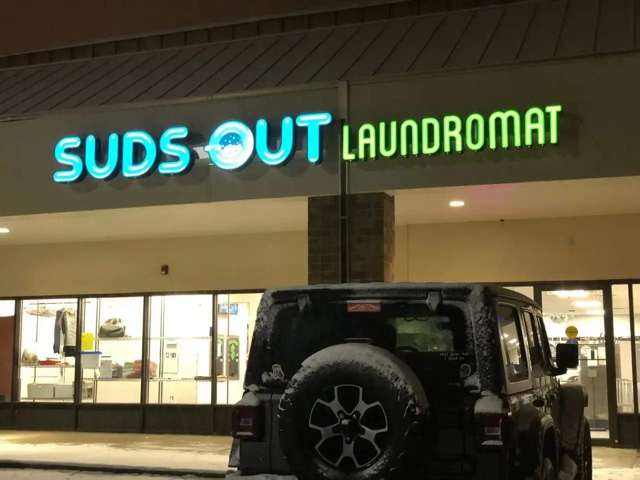 Suds Out Laundromat thumbnail 12