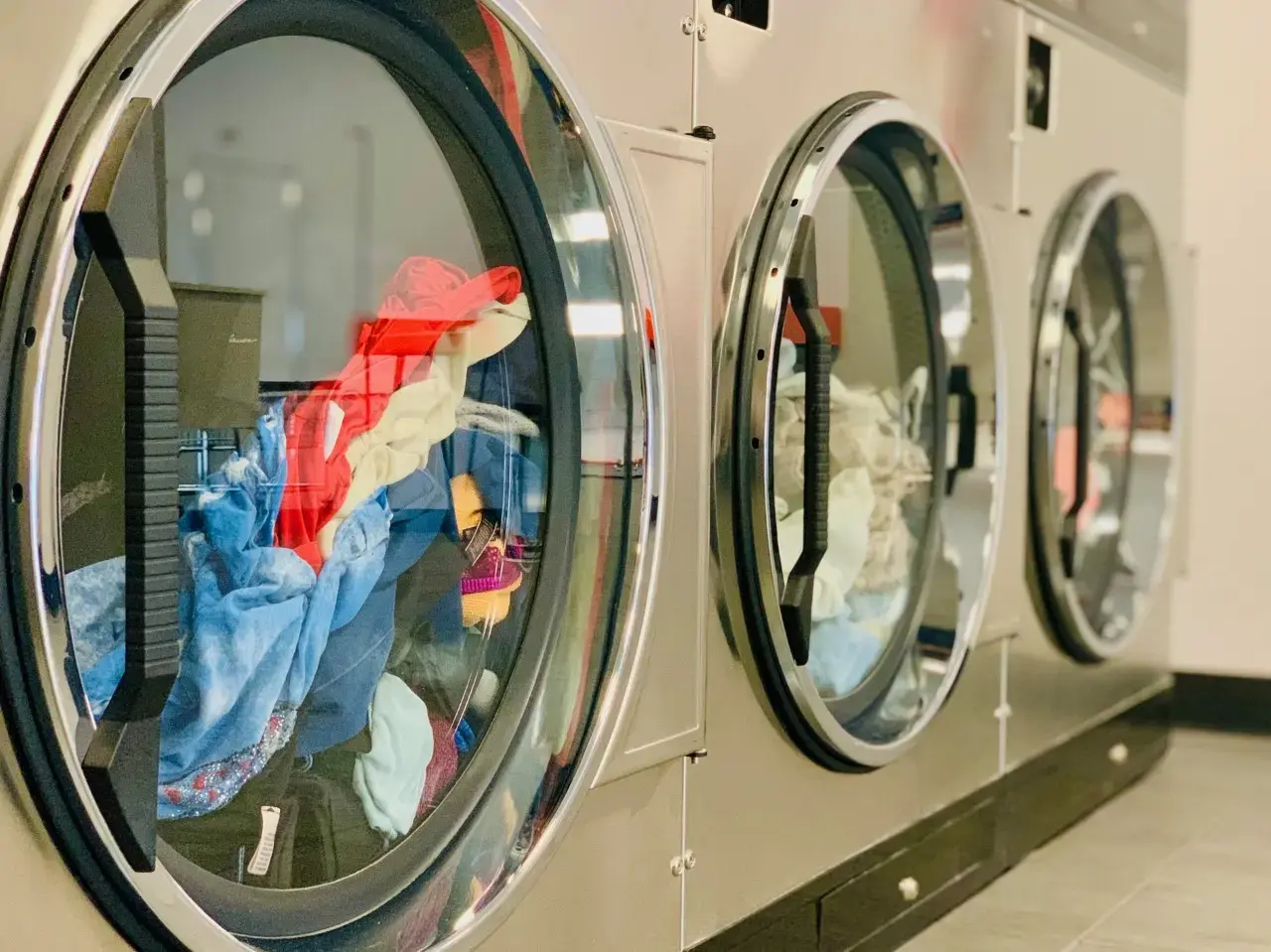 Suds Out Laundromat thumbnail 9
