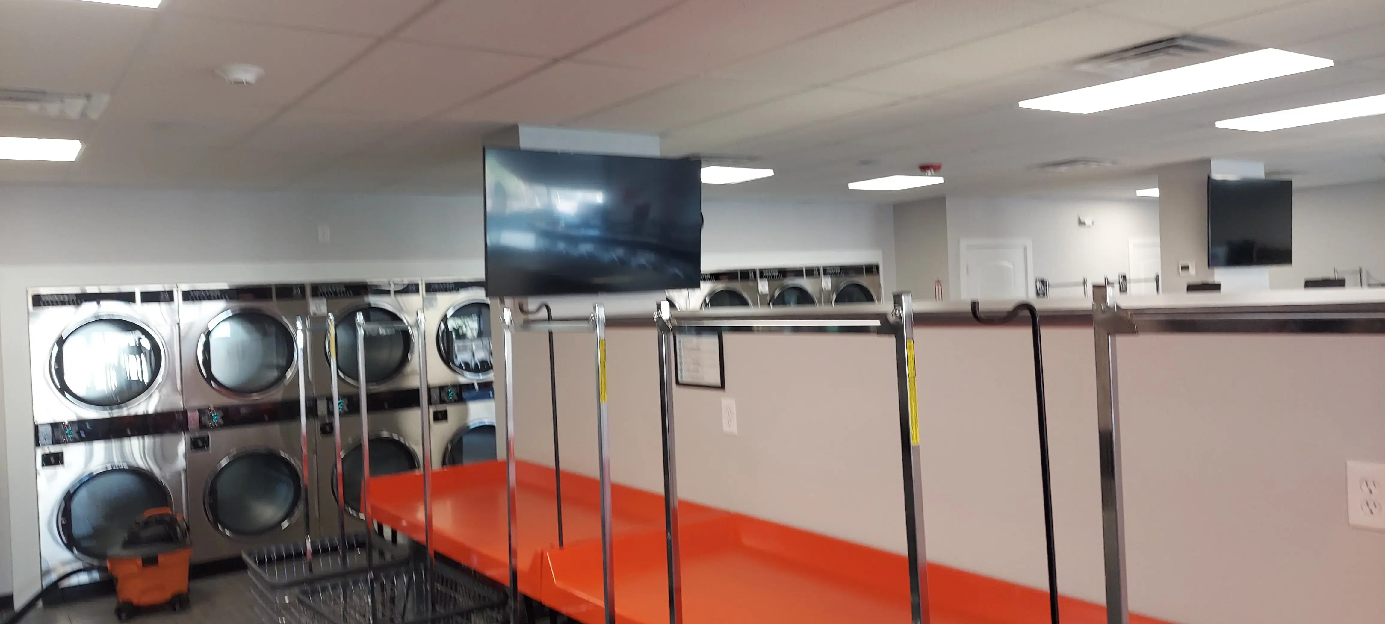 Suds Out Laundromat thumbnail 17