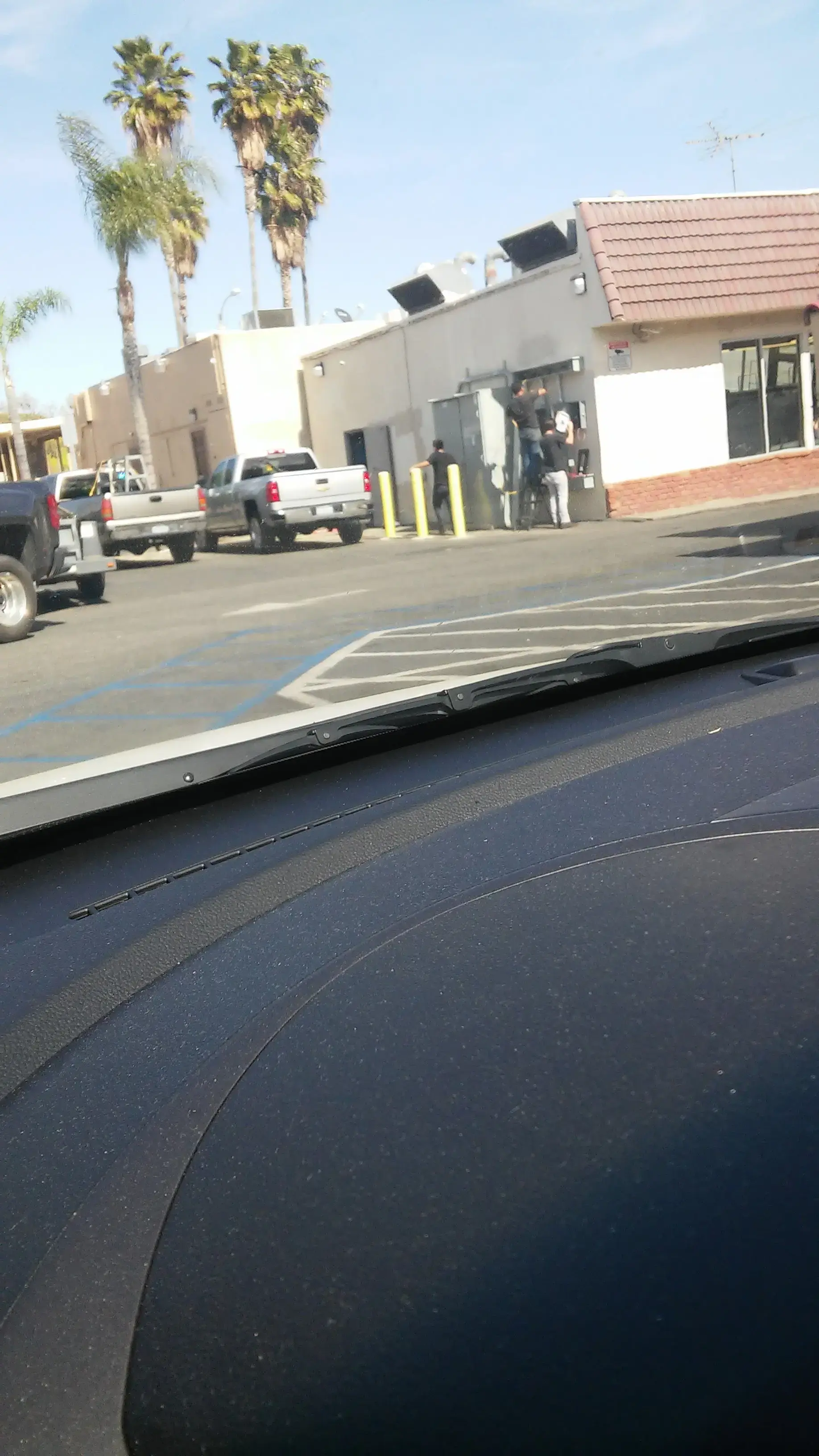Suds R Us Coin Laundromat thumbnail 5