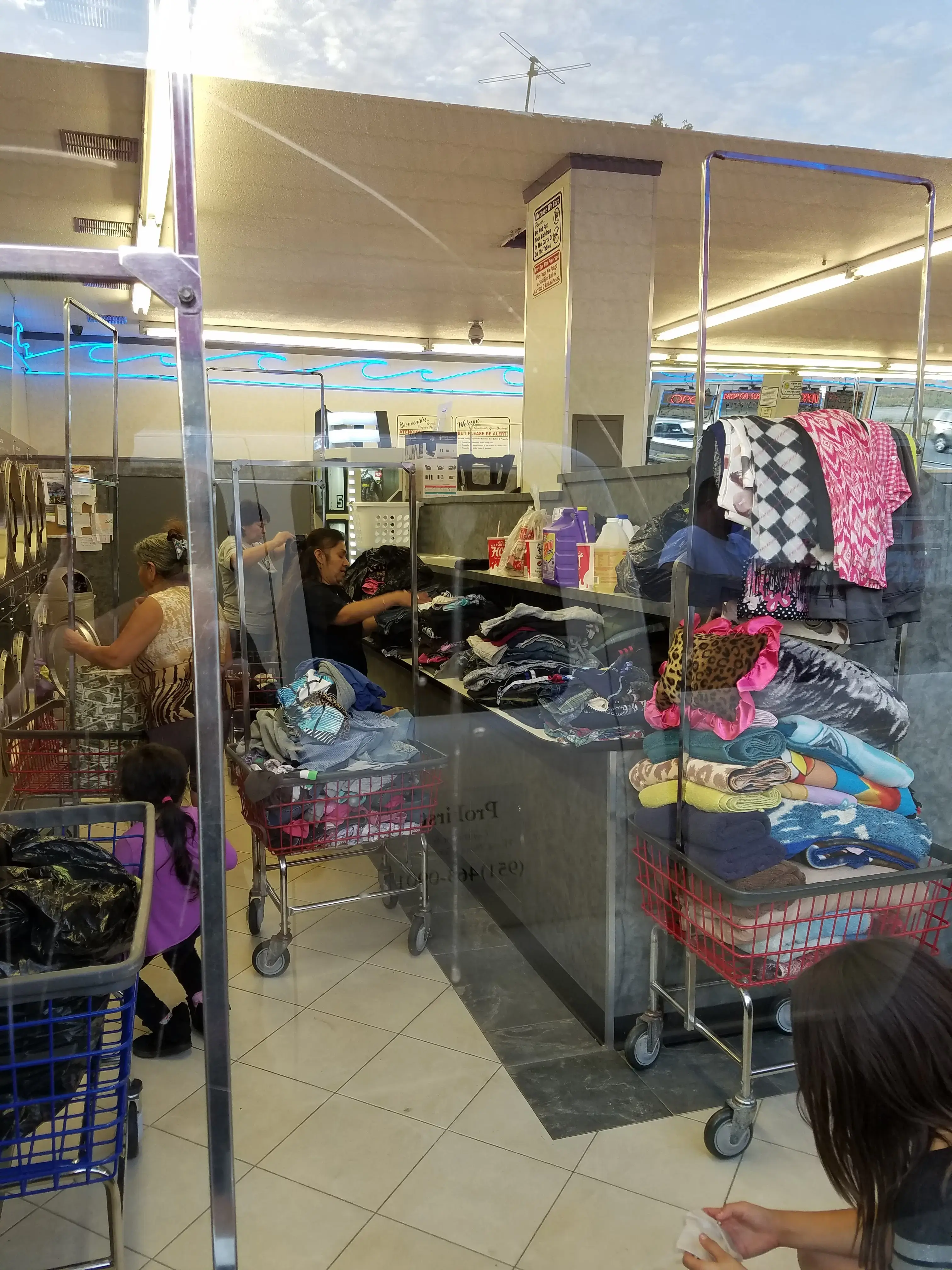 Suds R Us Coin Laundromat - Image 13