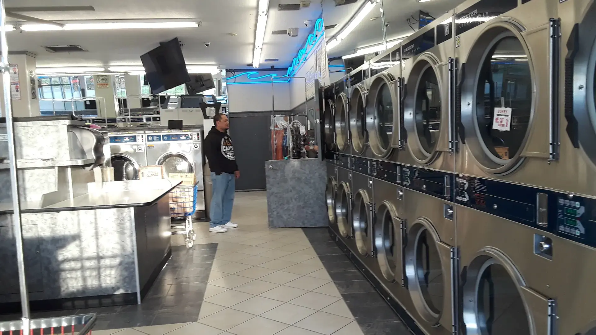Suds R Us Coin Laundromat thumbnail 10