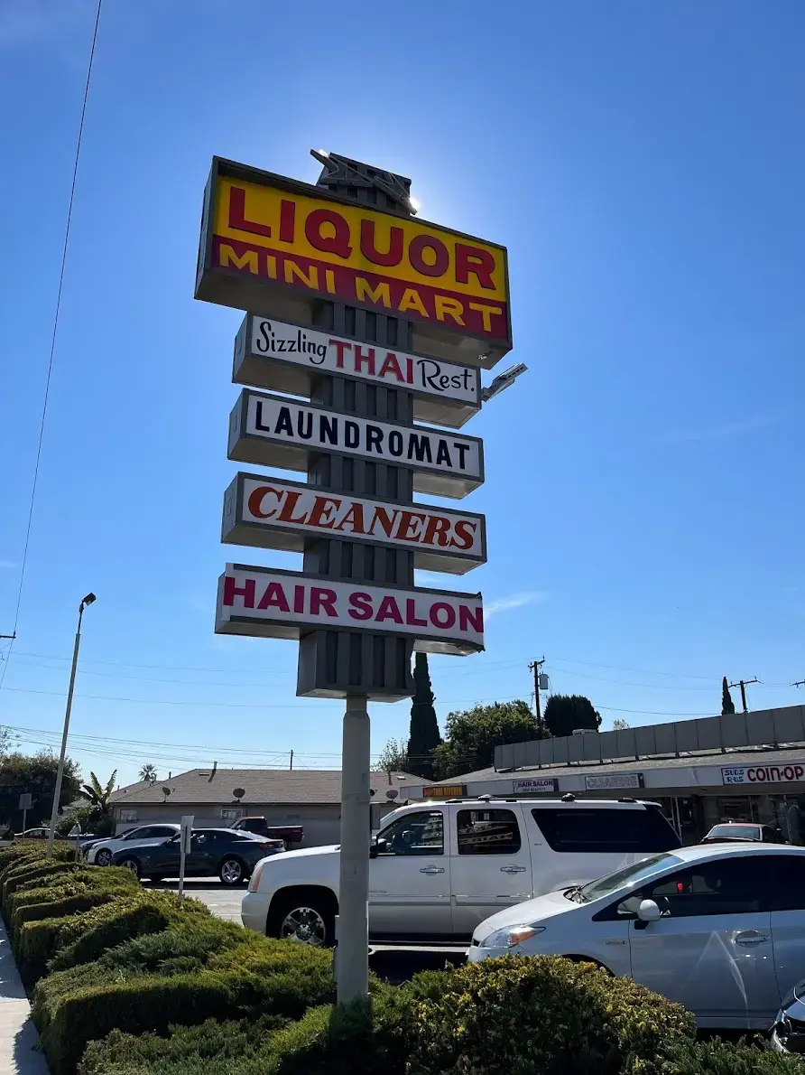 Suds R Us Laundromat - Image 11