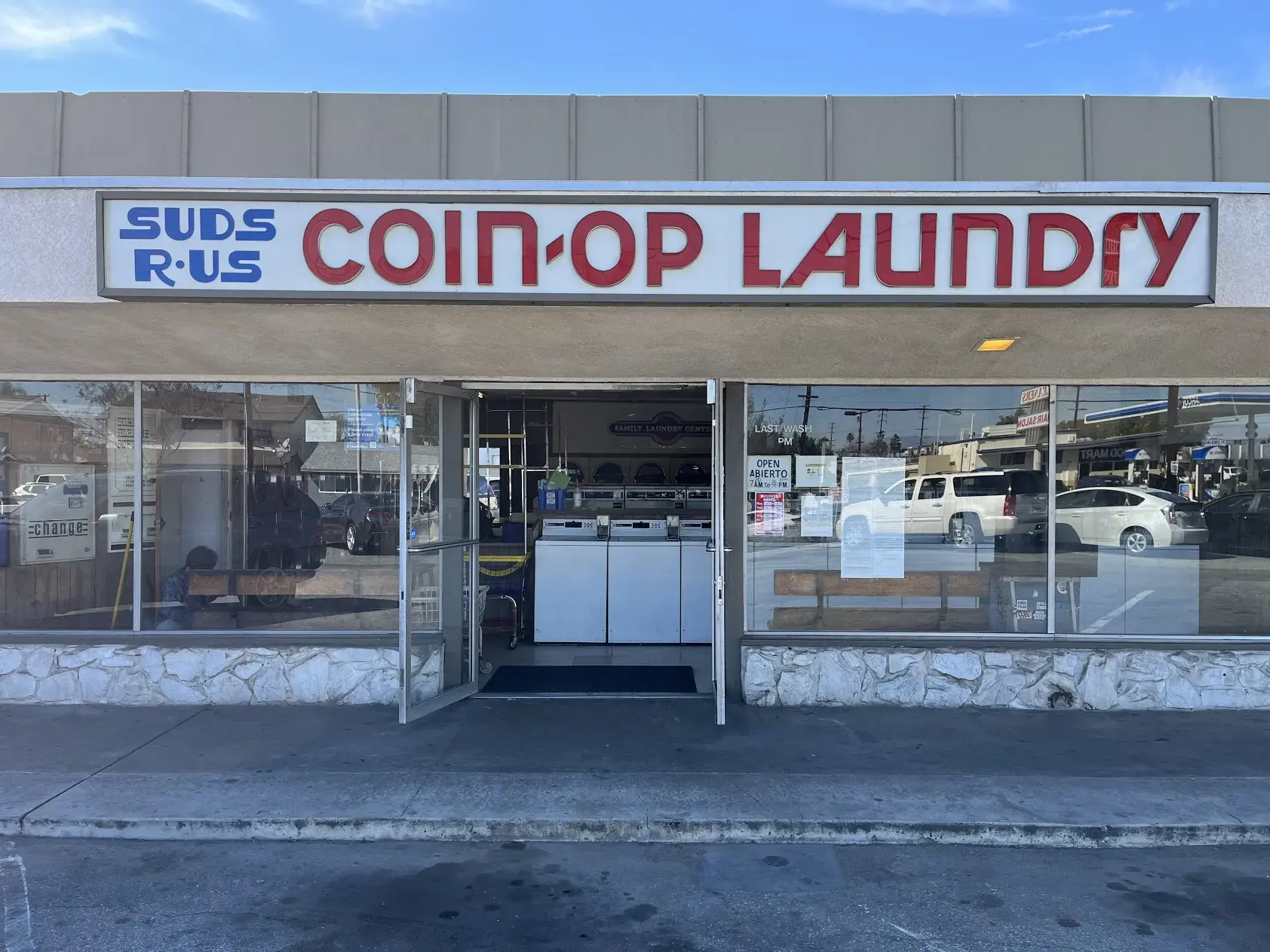 Suds R Us Laundromat thumbnail 1