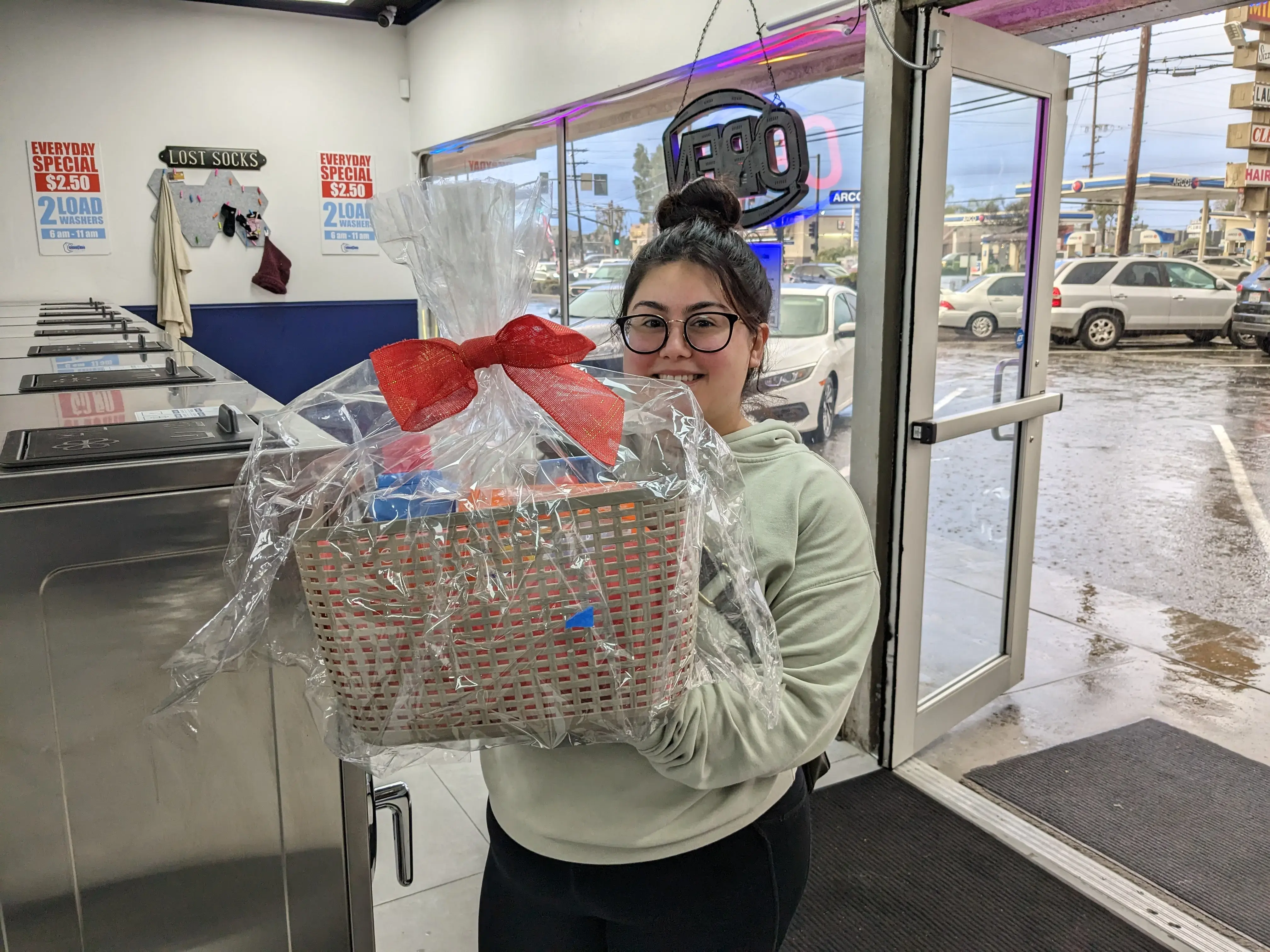 Suds R Us Laundromat thumbnail 17