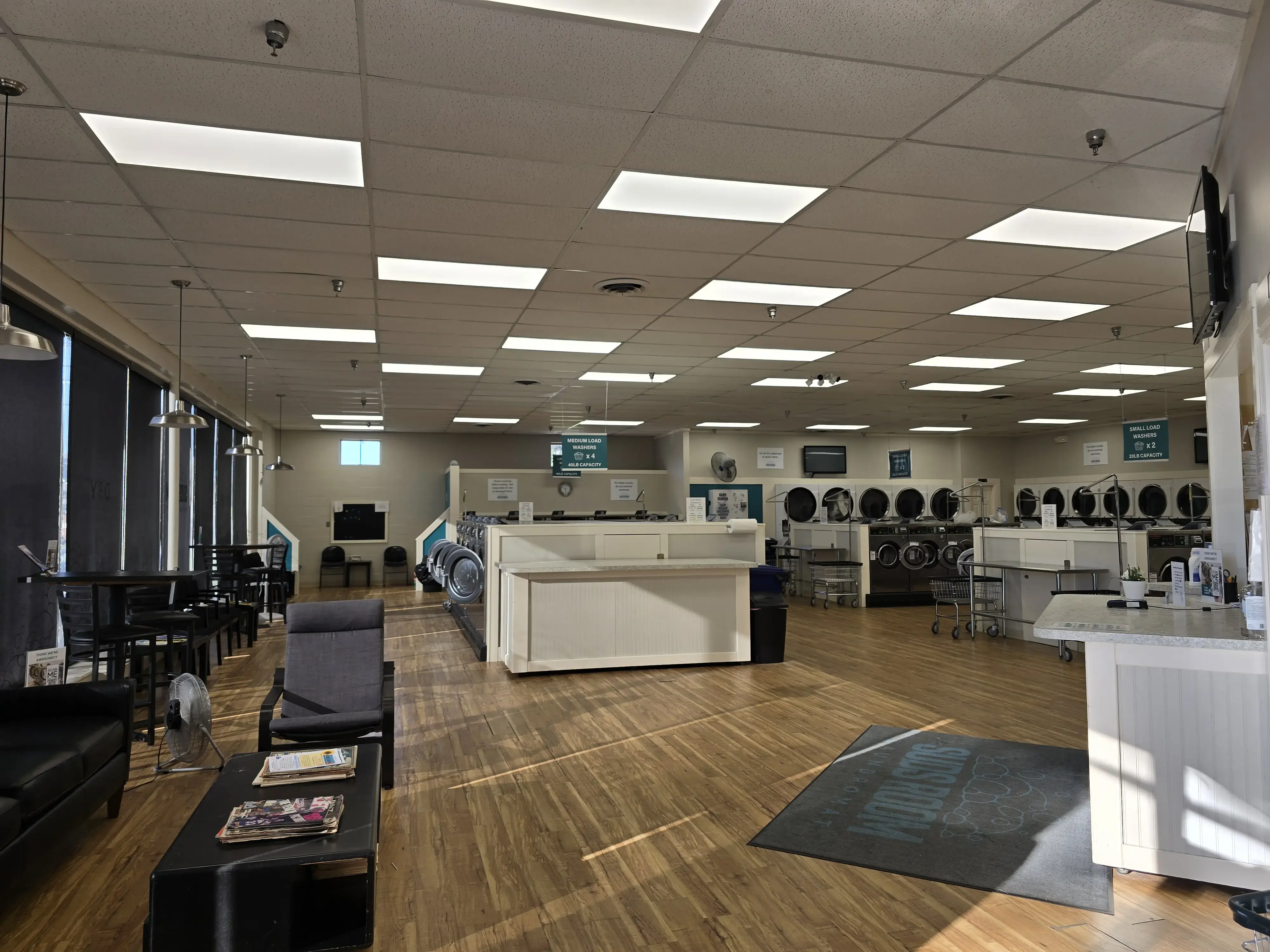 Suds Room Laundromat - Image 6