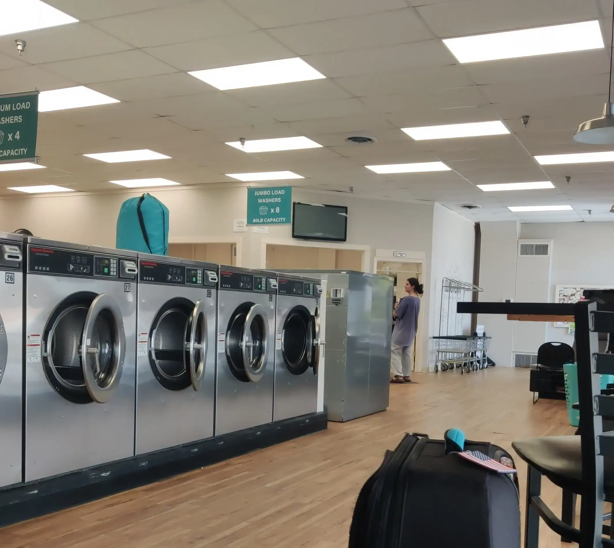 Suds Room Laundromat thumbnail 19