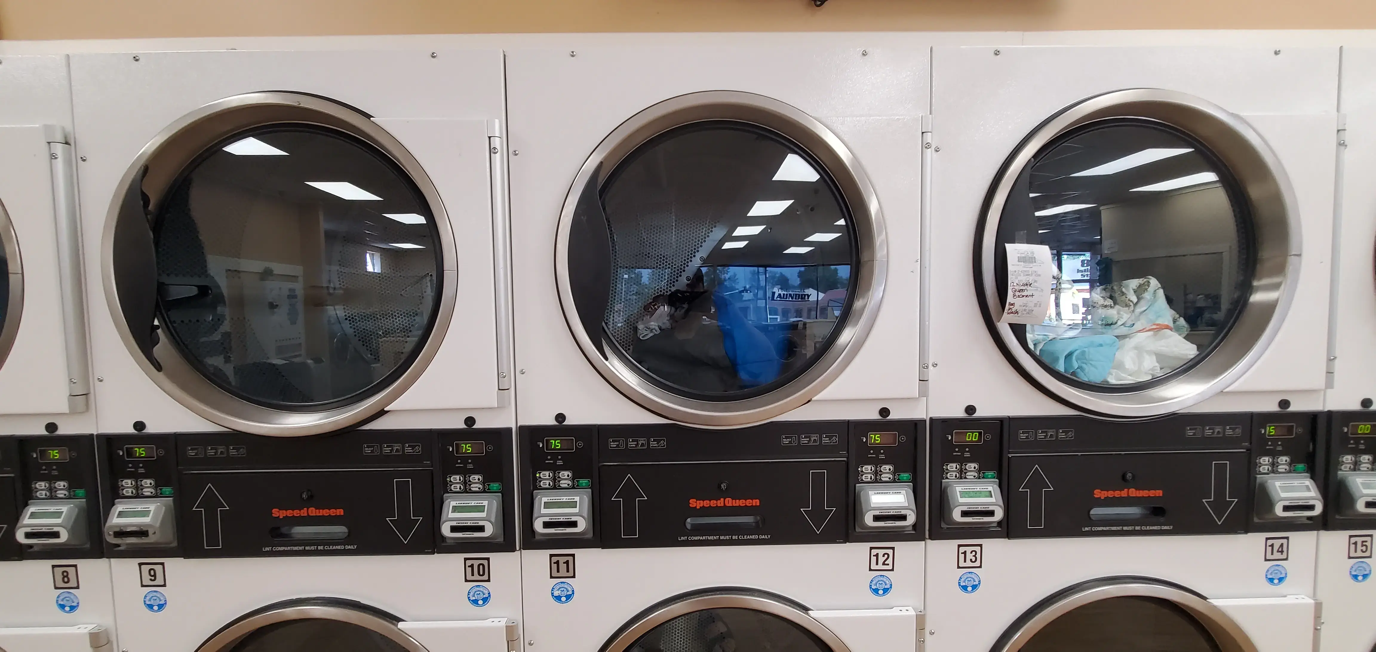 Suds Room Laundromat - Image 4