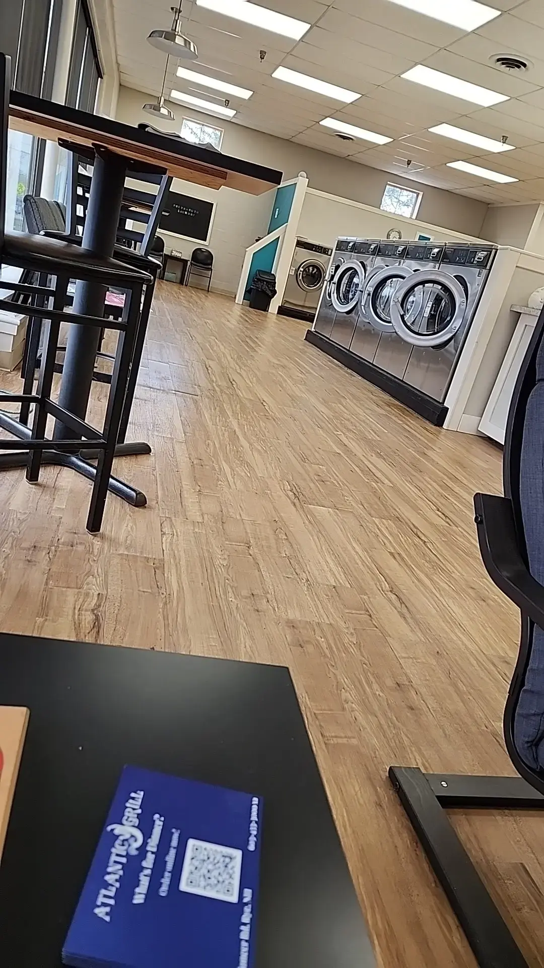 Suds Room Laundromat thumbnail 15