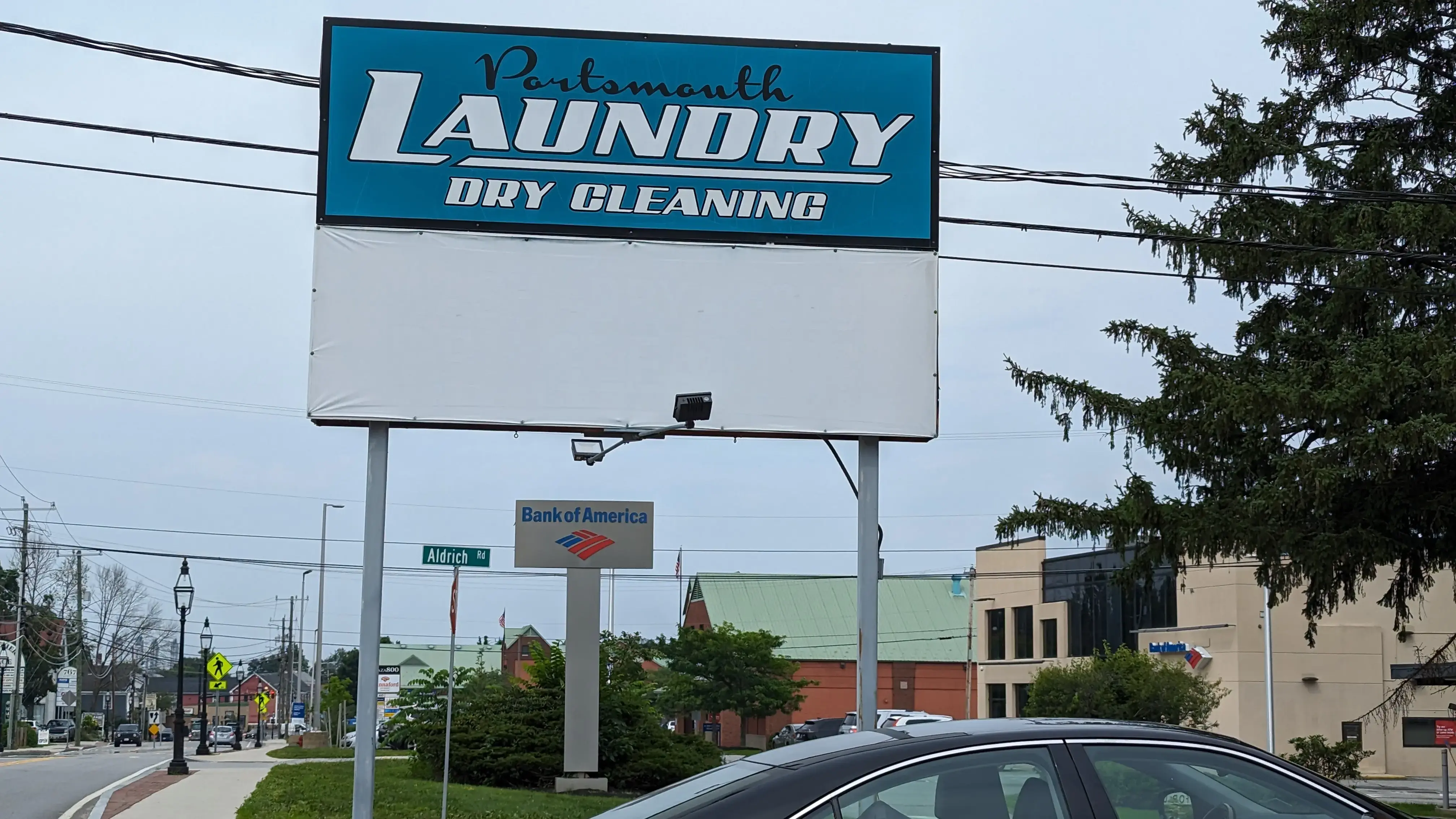 Suds Room Laundromat thumbnail 9
