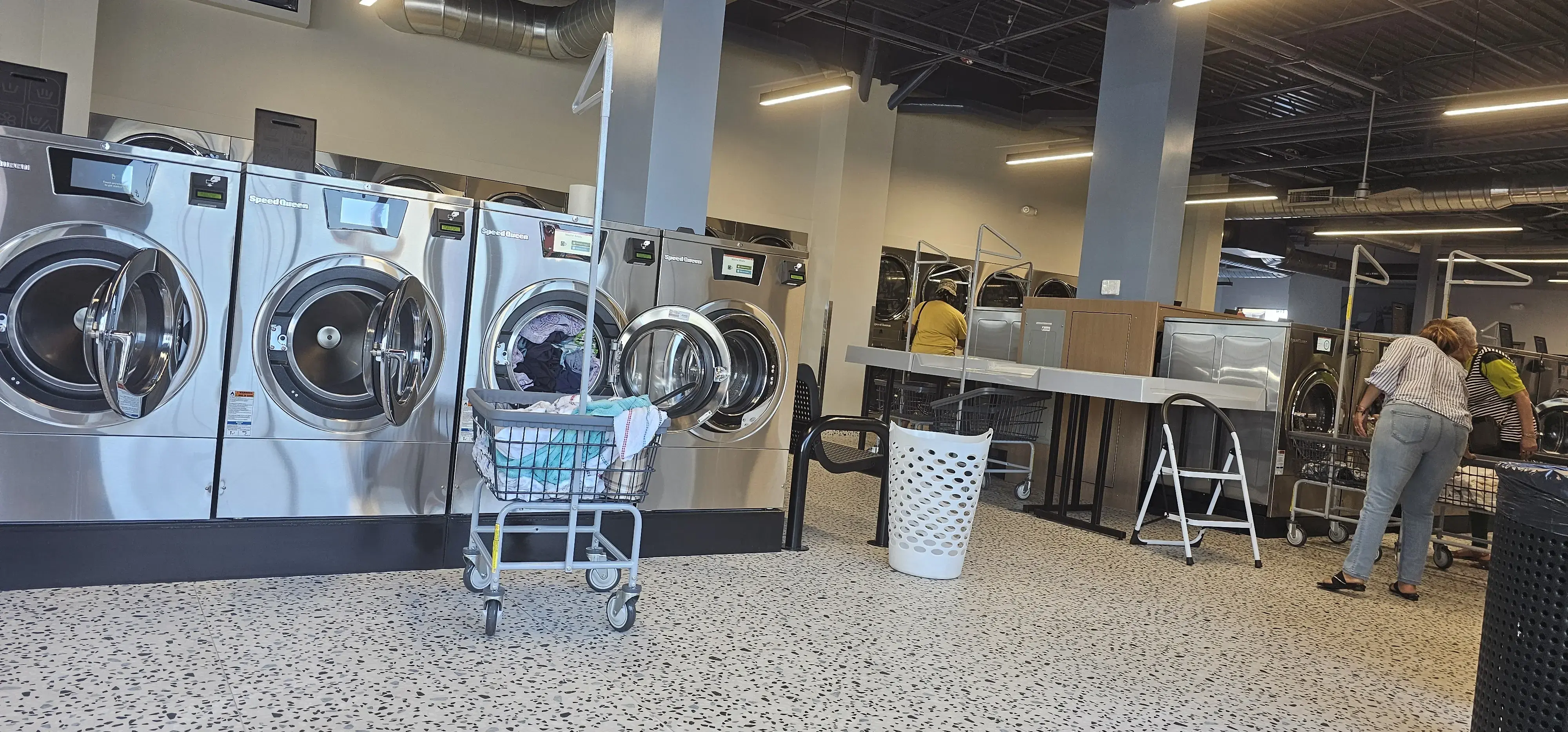 Suds Up Laundry thumbnail 10