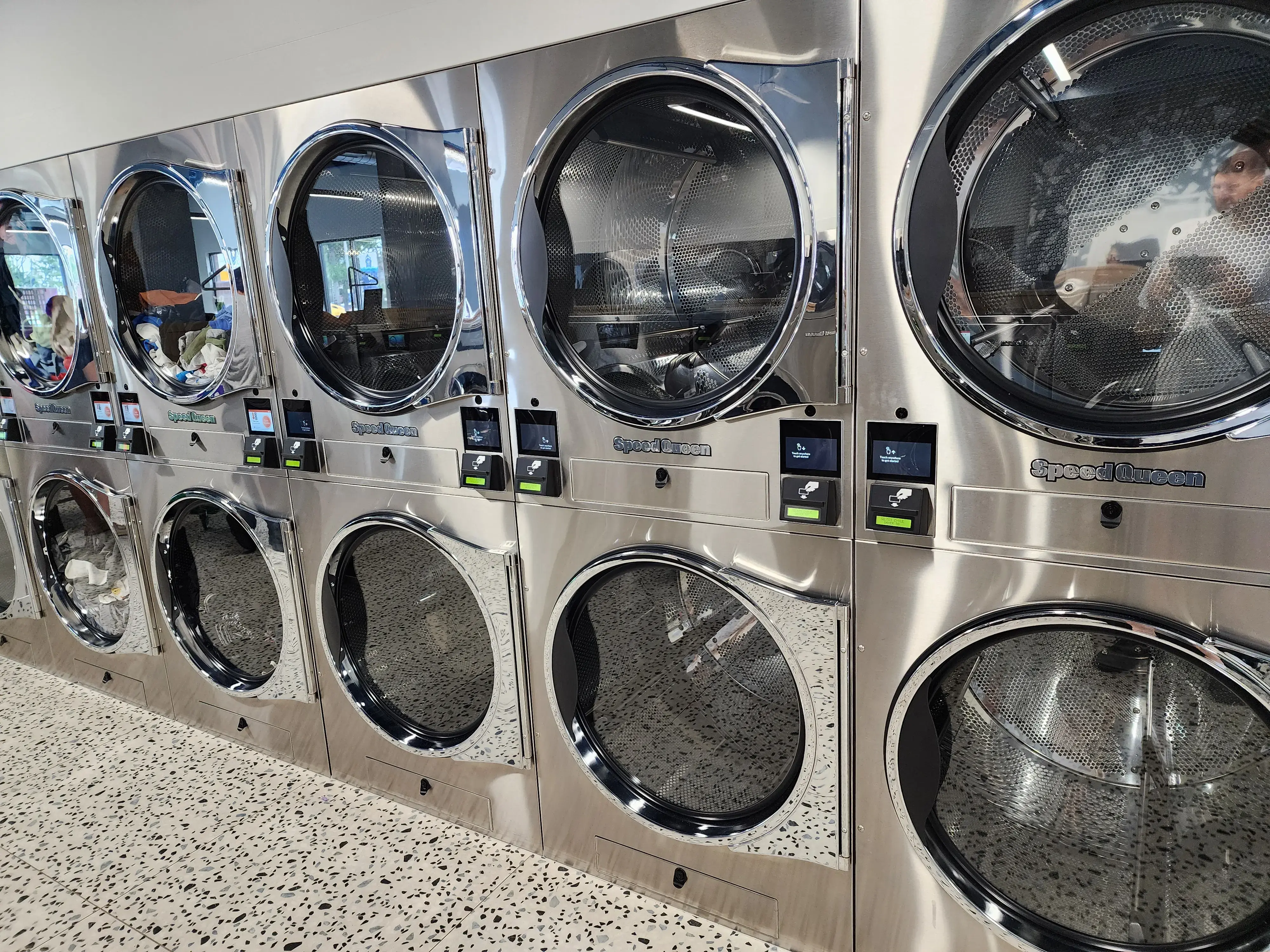 Suds Up Laundry thumbnail 18