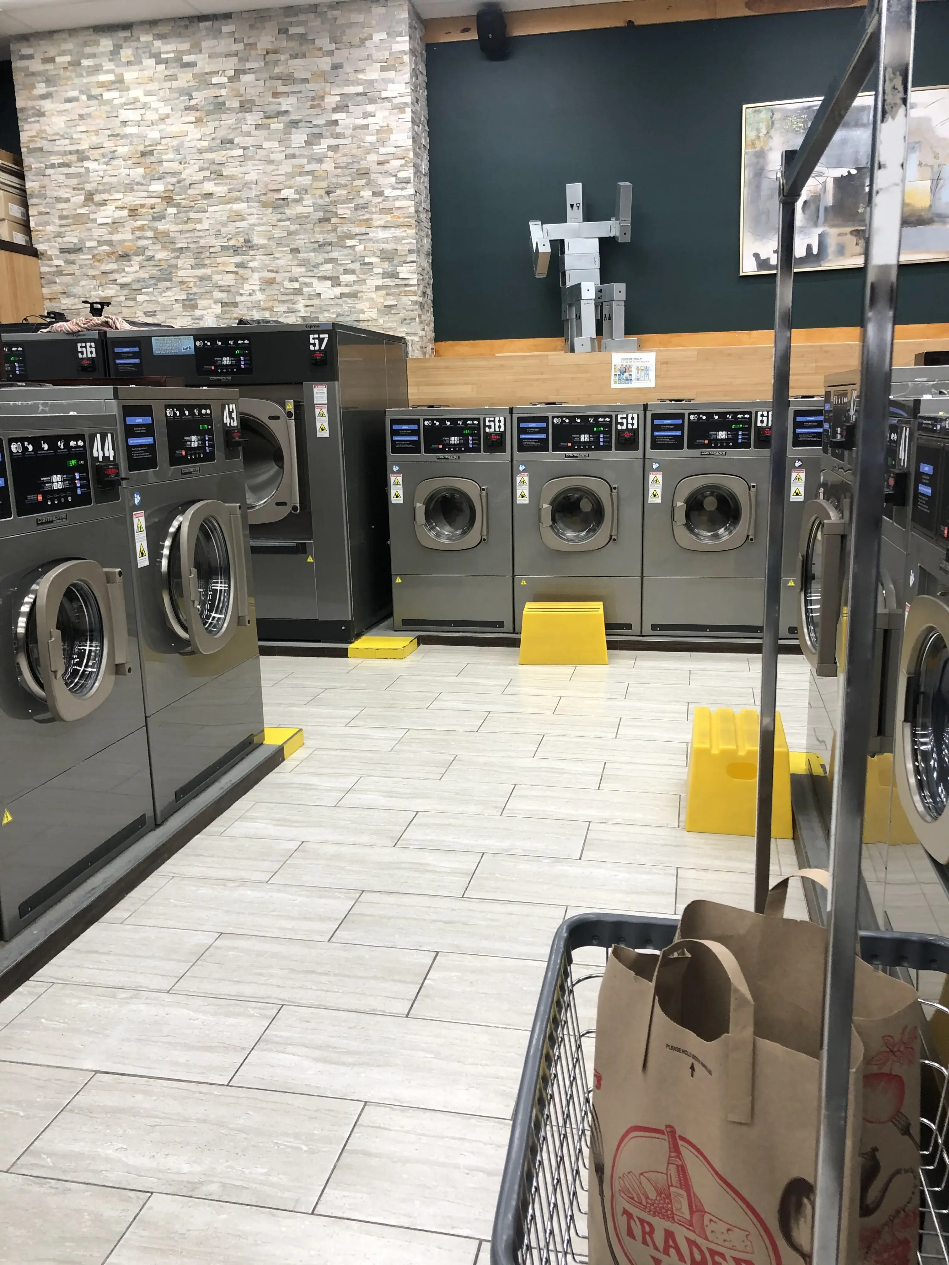 SudsMore Laundromat Alexandria thumbnail 14