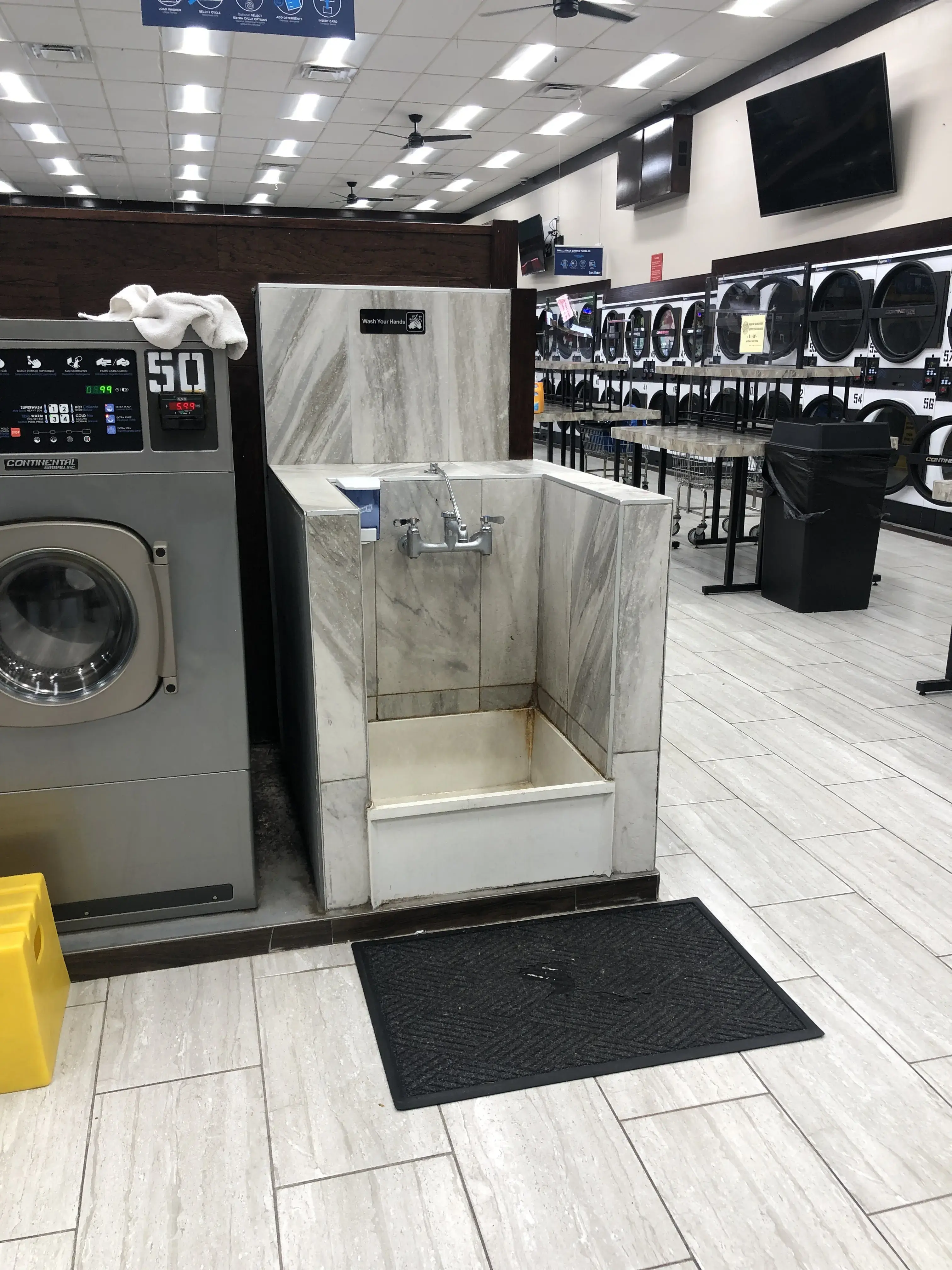 SudsMore Laundromat Alexandria location