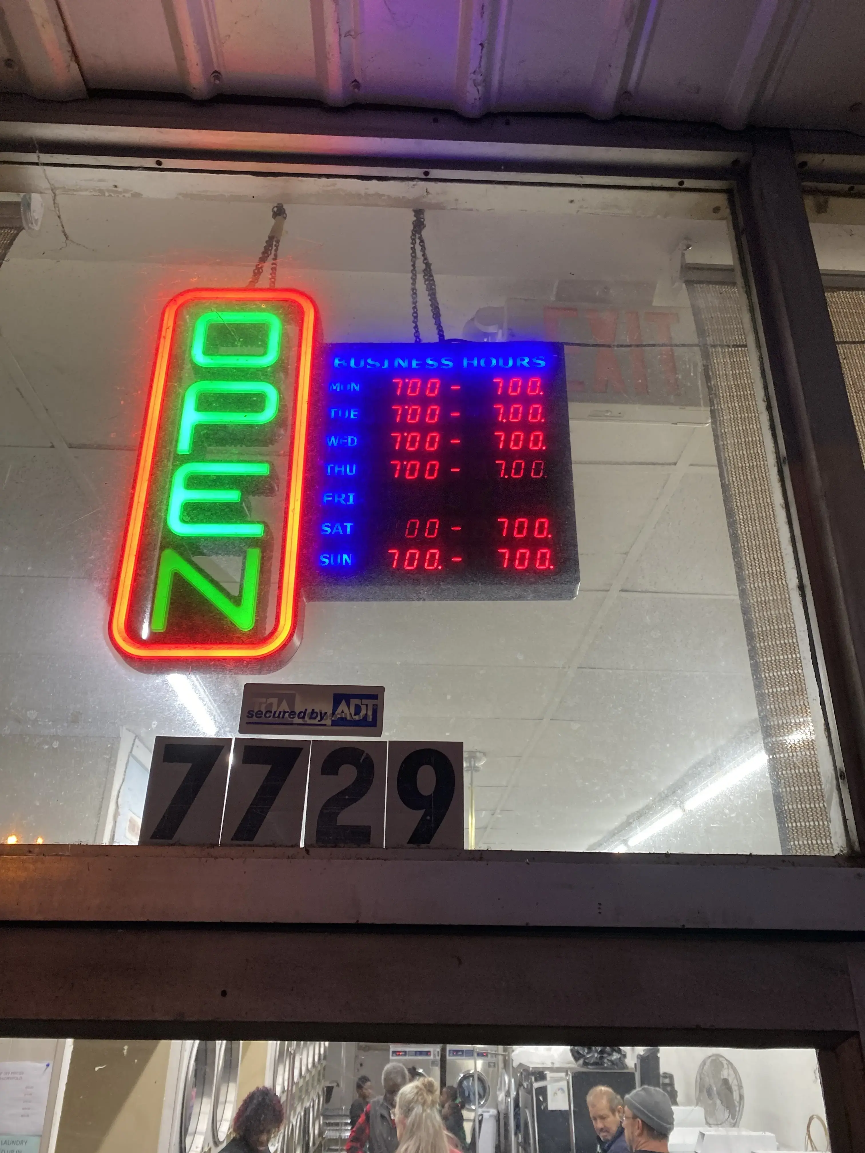 SudsnDuds Laundromat - Image 3