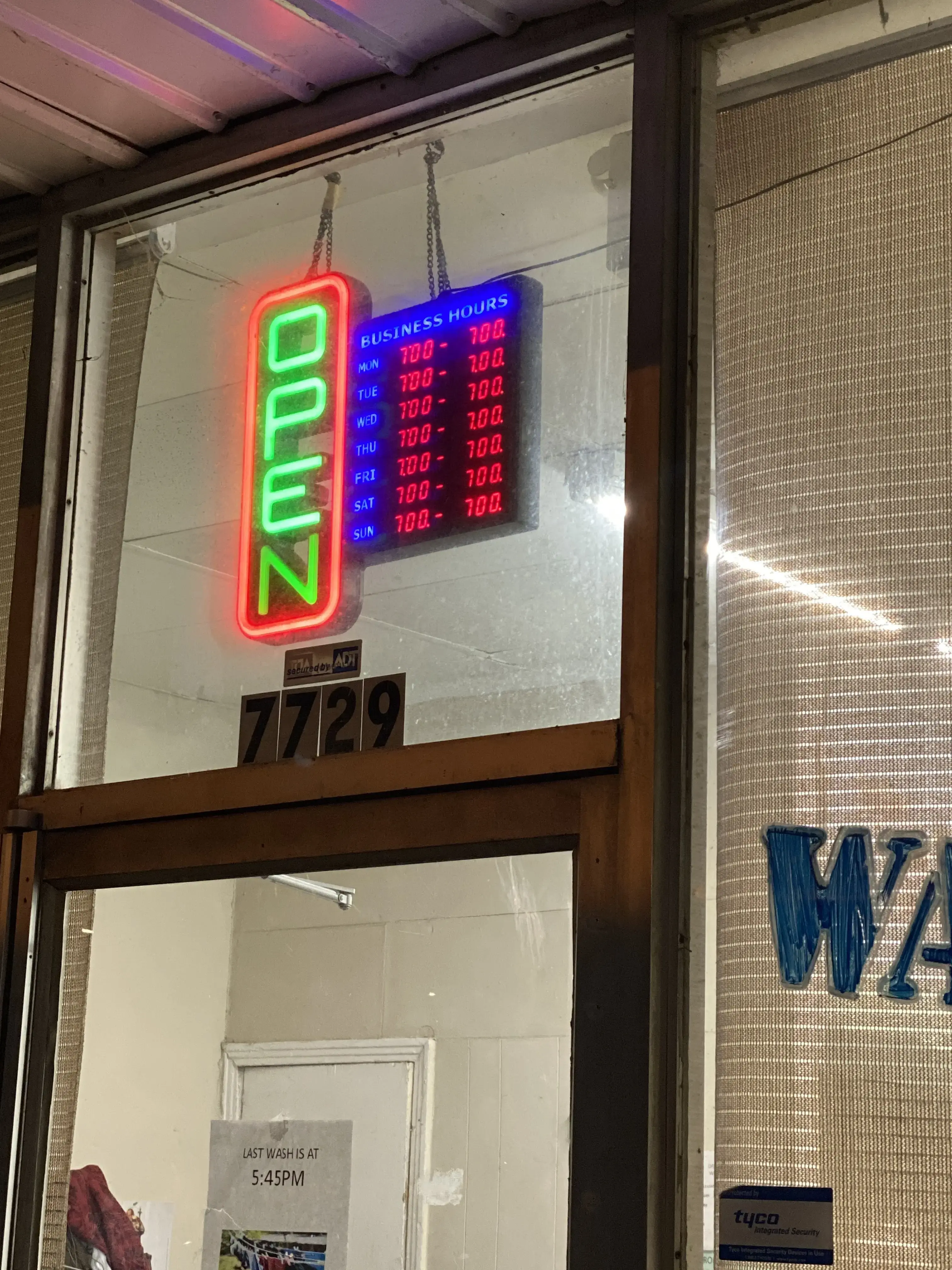 SudsnDuds Laundromat thumbnail 1