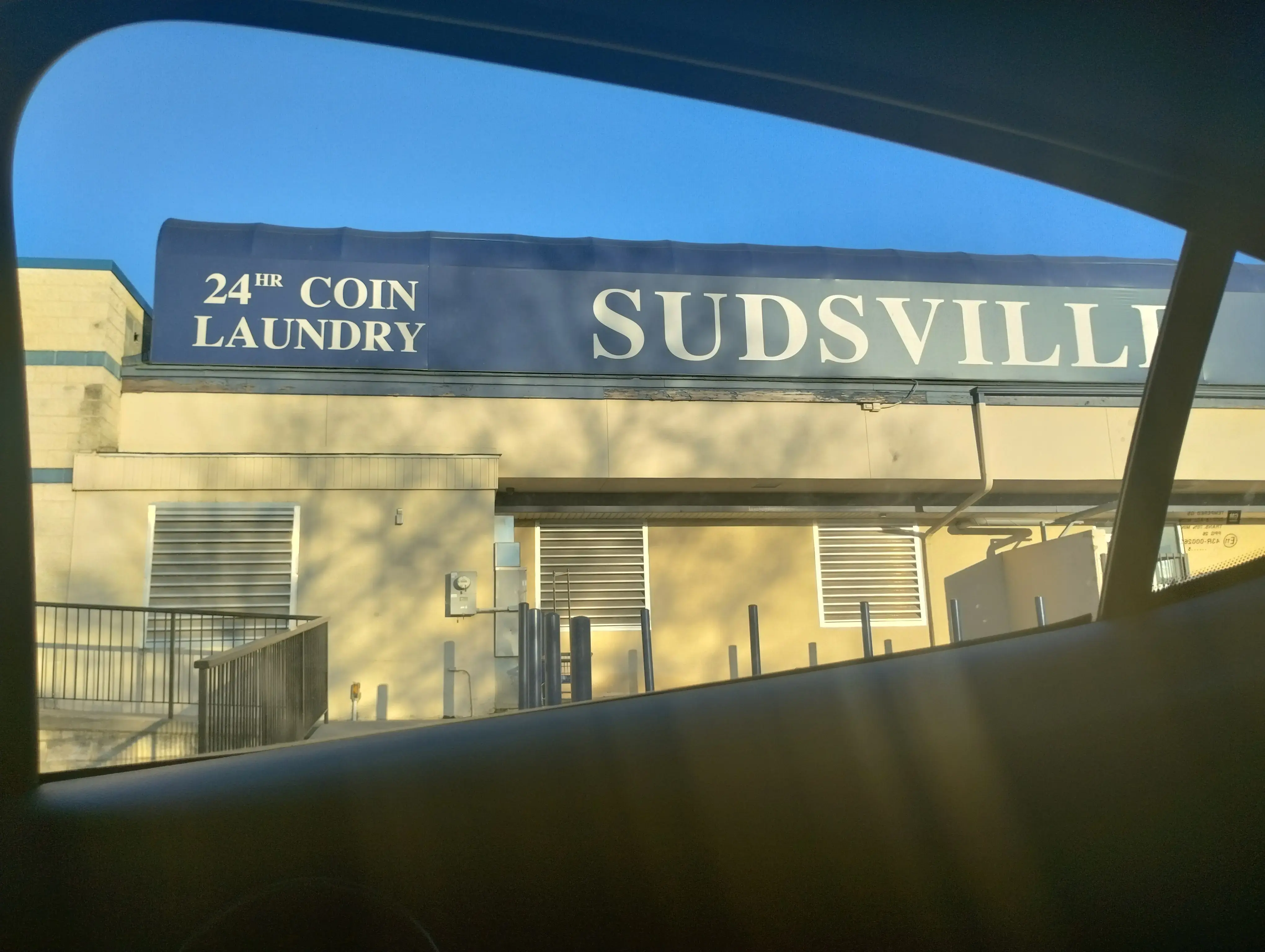 Sudsville Laundry thumbnail 4