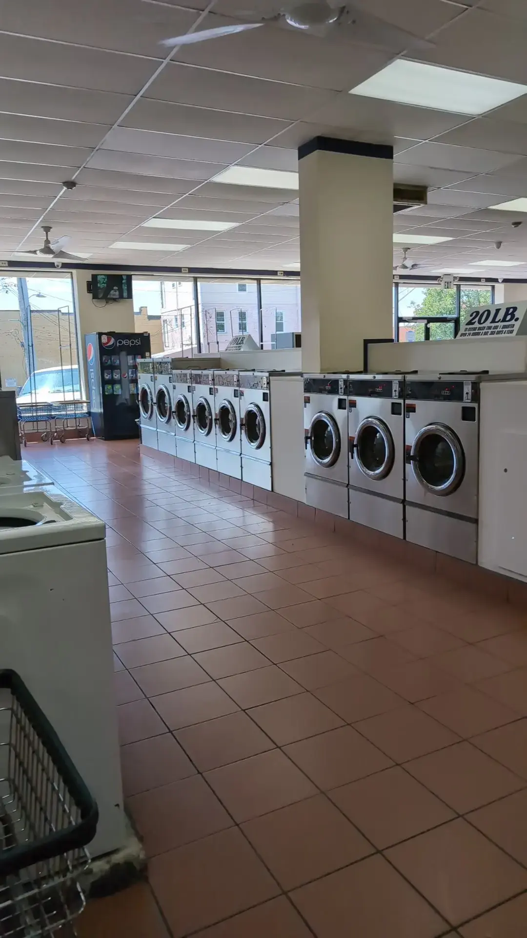 Sudsville Laundry - Image 20
