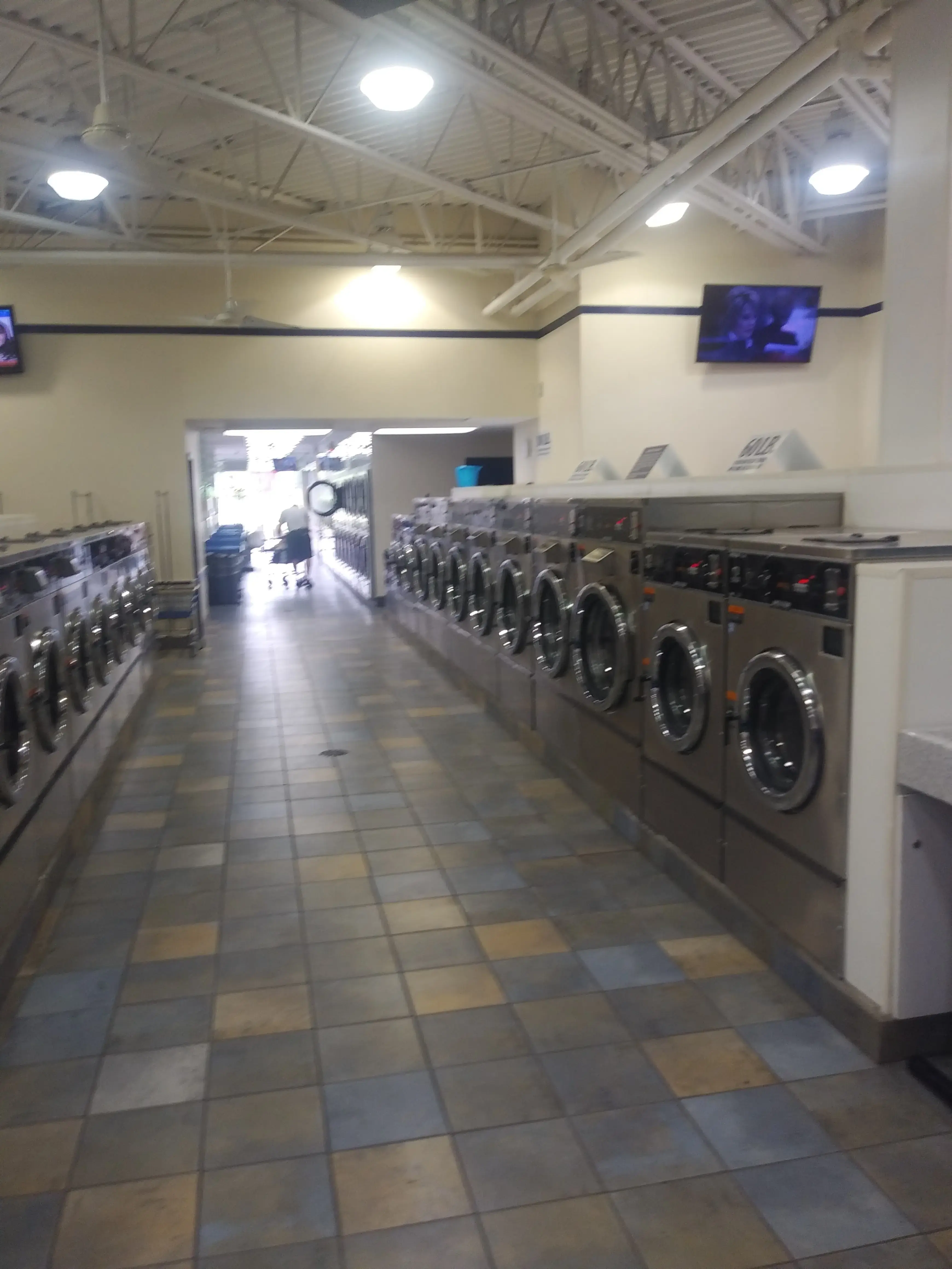 Sudsville Laundry - Image 19