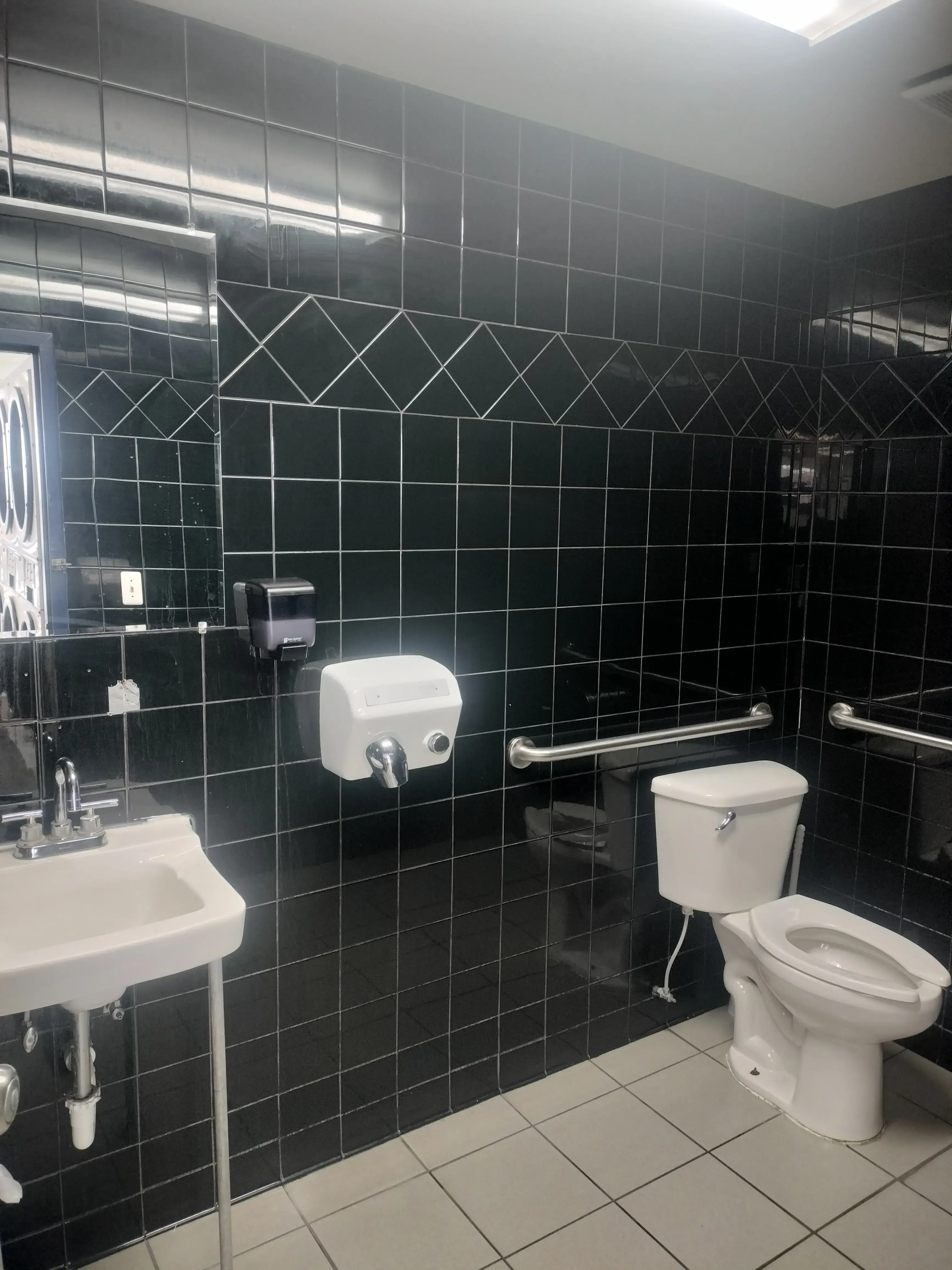 Sudsville Laundry Inc thumbnail 9