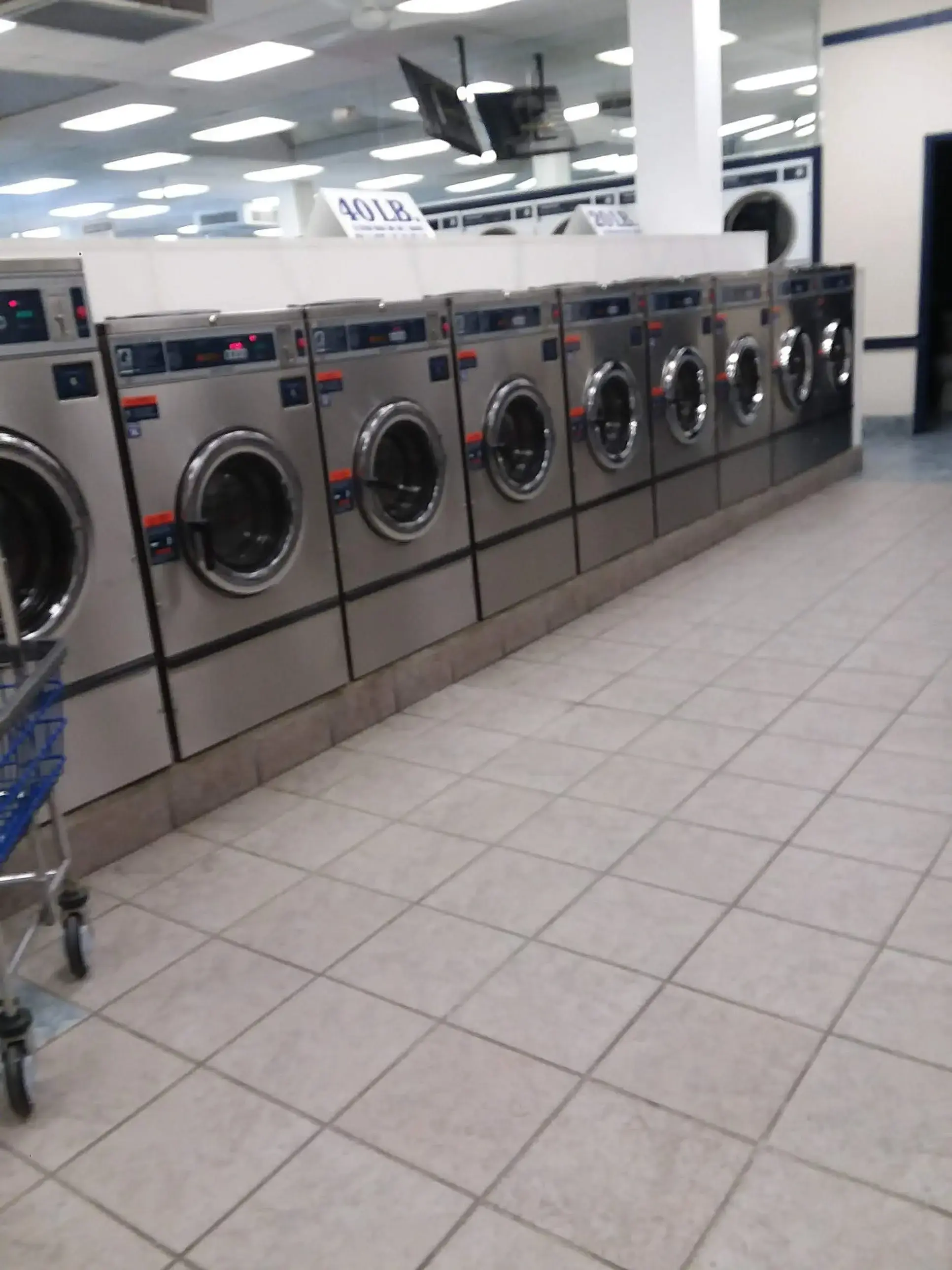 Sudsville Laundry Inc thumbnail 16