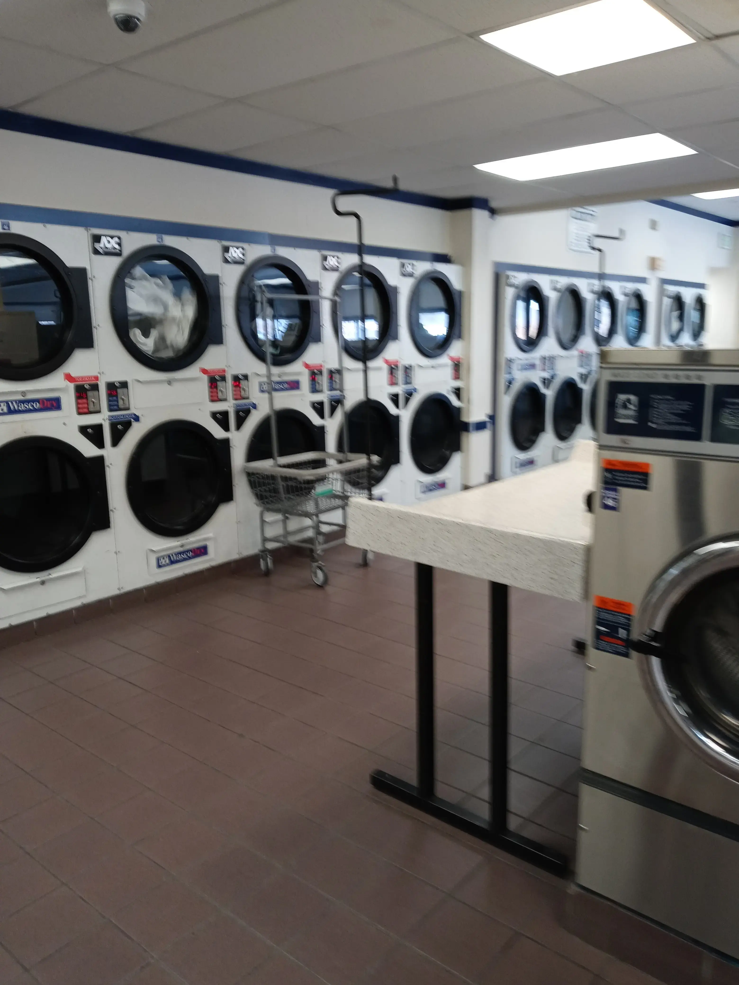 Sudsville Laundry Inc - Image 10