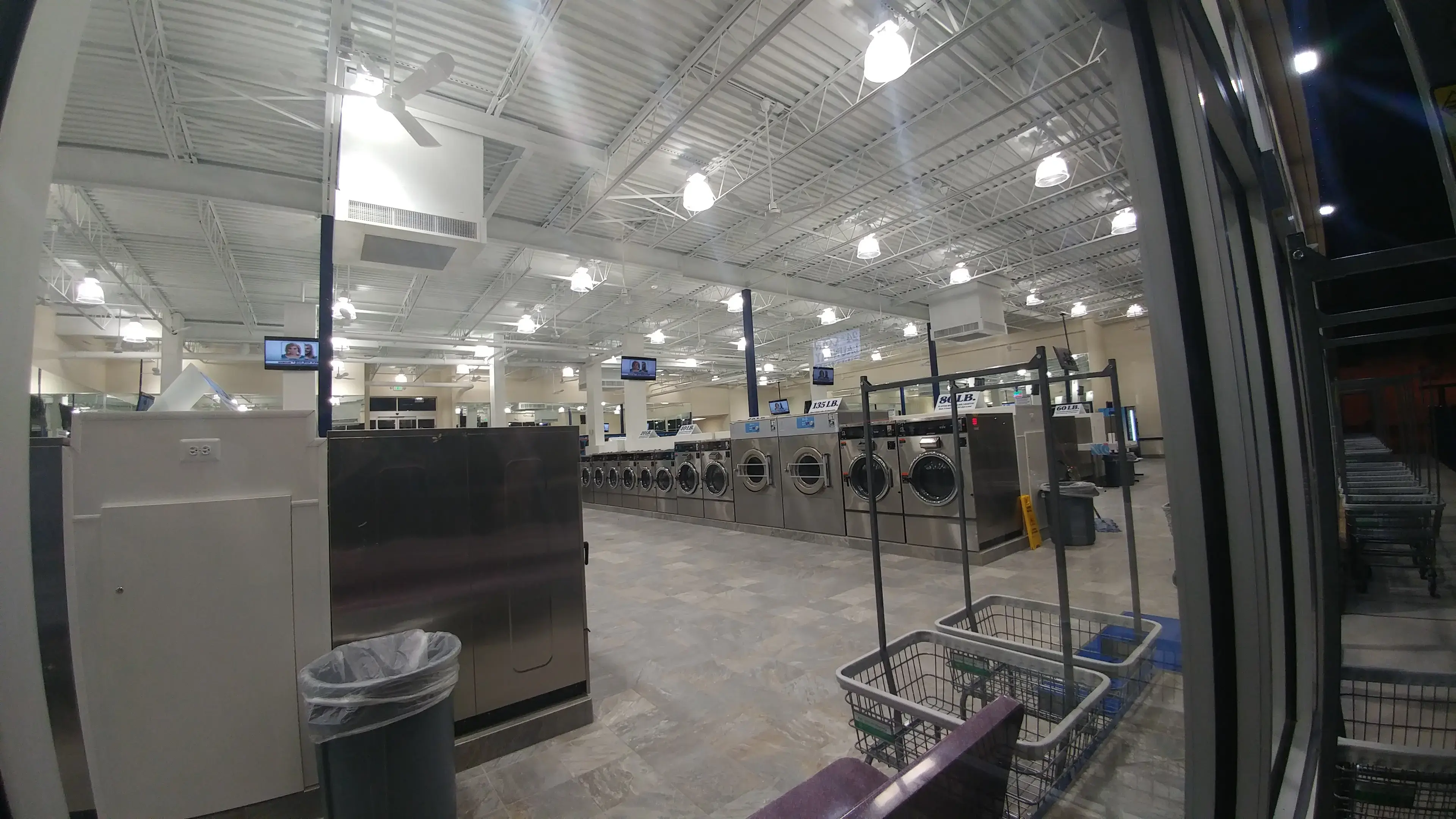 Sudsville Laundry - Image 17