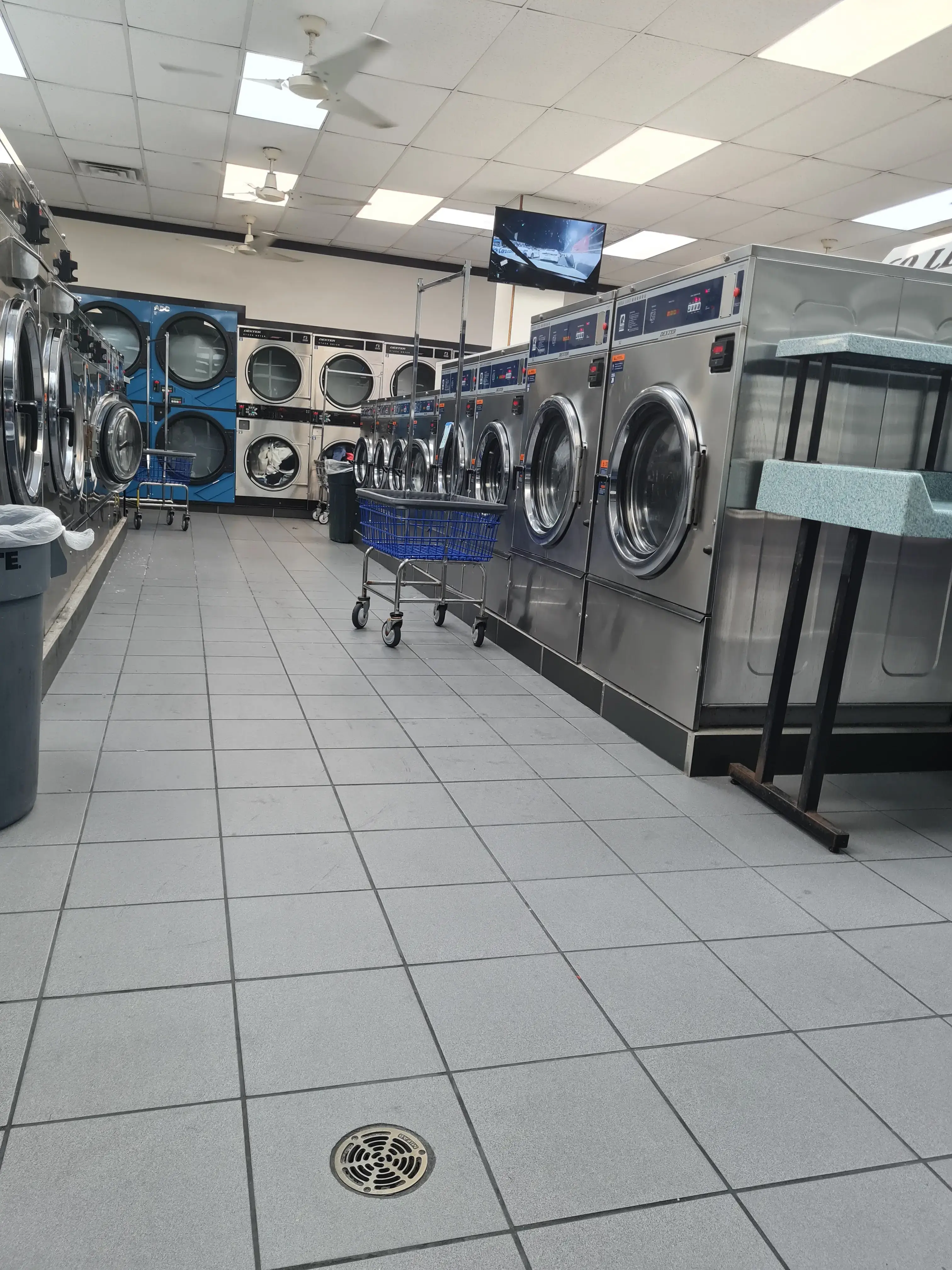 Sudsville Laundry - Image 2