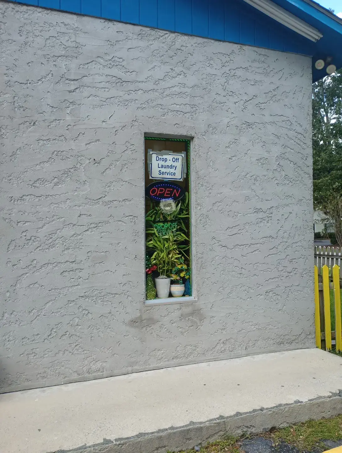 Sudsy Seagull Coin Laundry - Image 16
