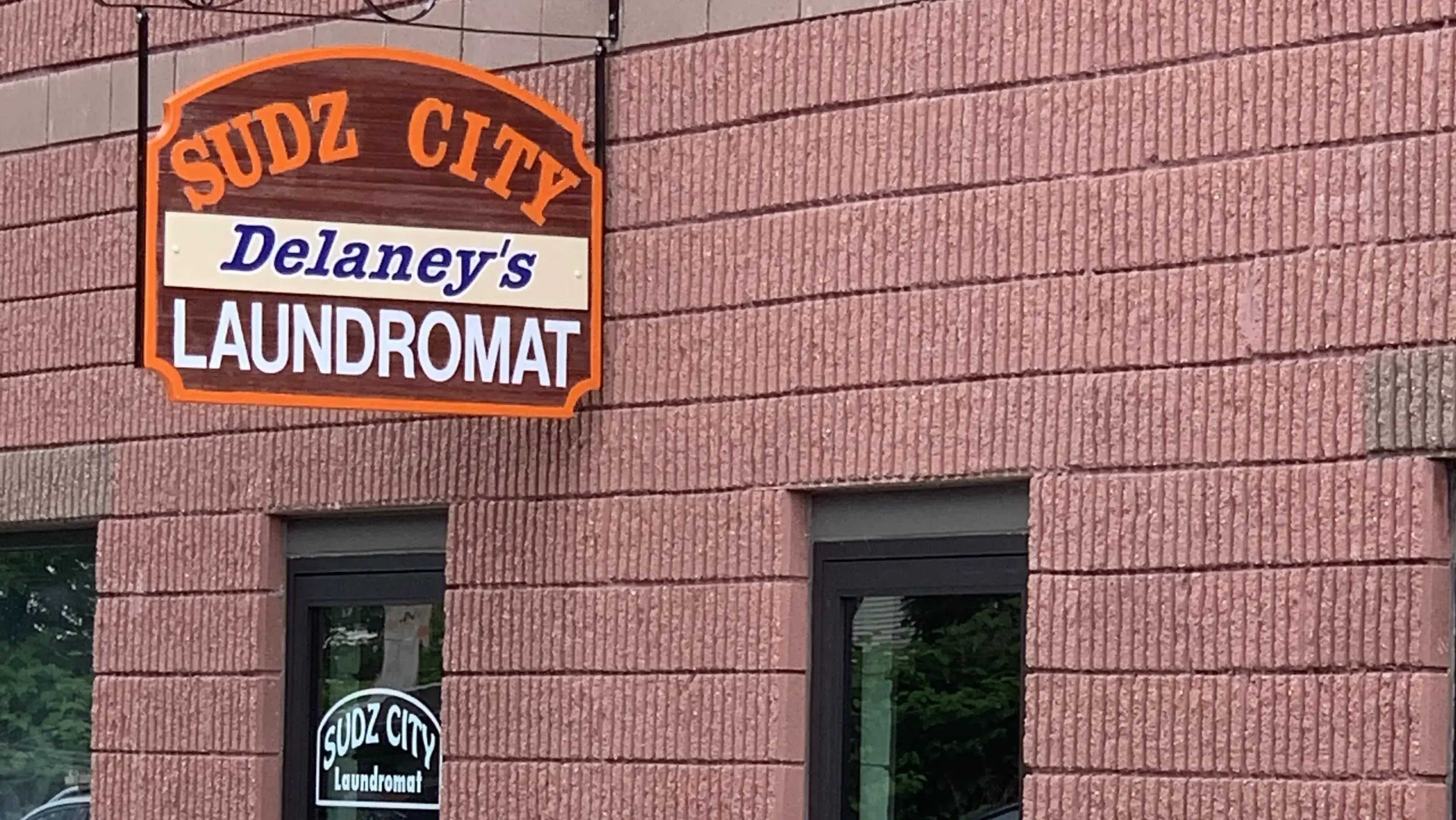 Sudz City Laundry thumbnail 4